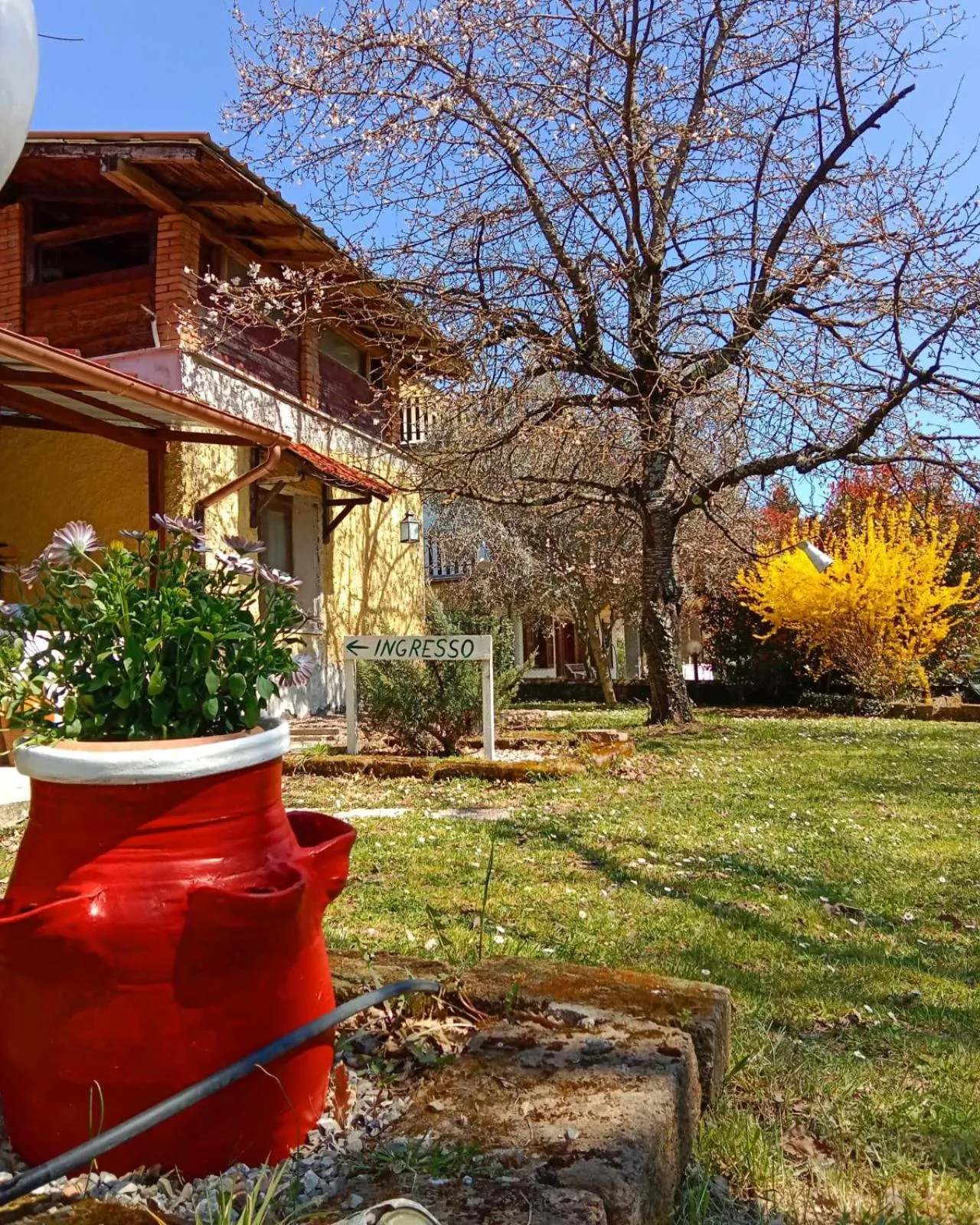 LA GROTTA Bed and Breakfast