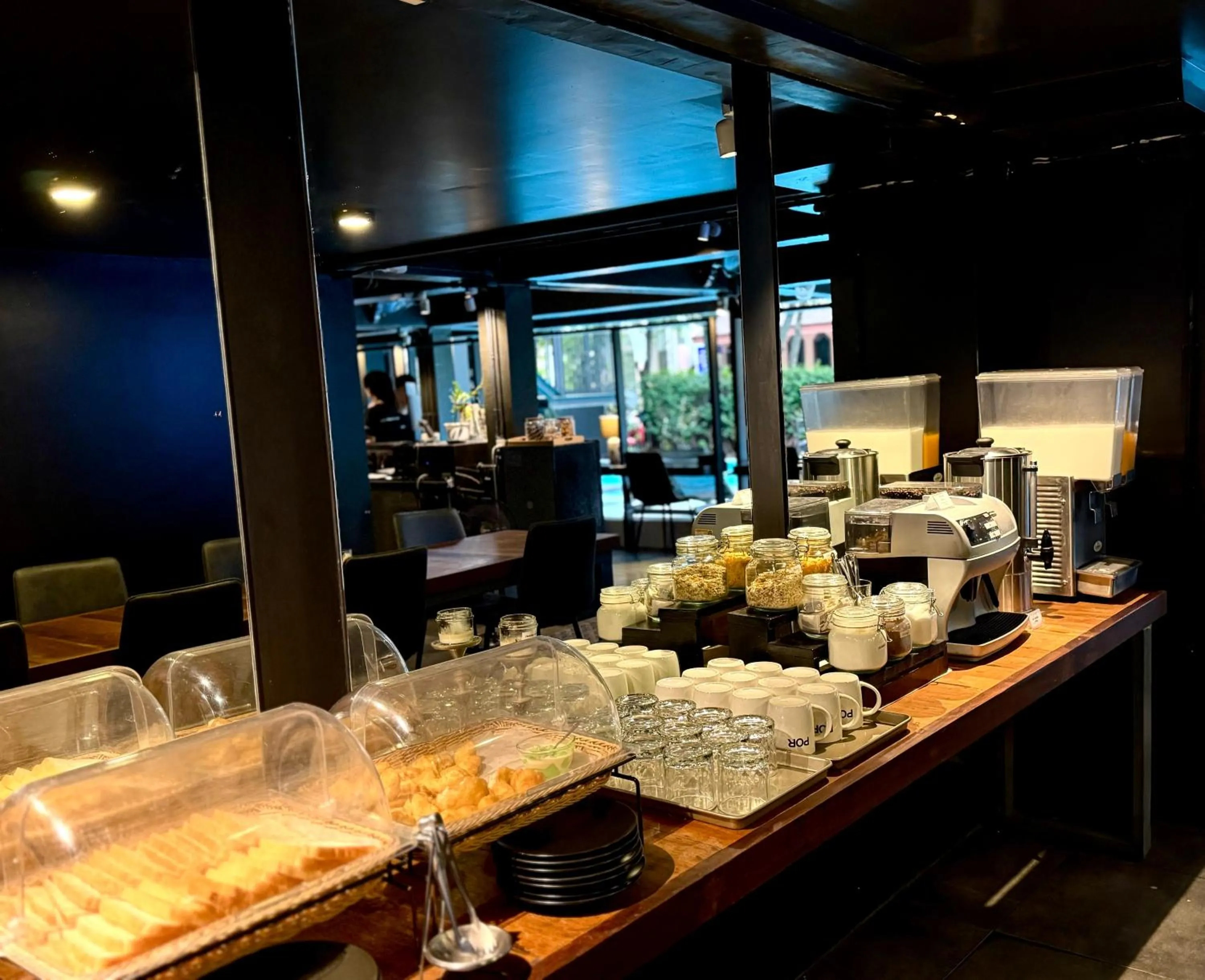 Breakfast in POR Santitham