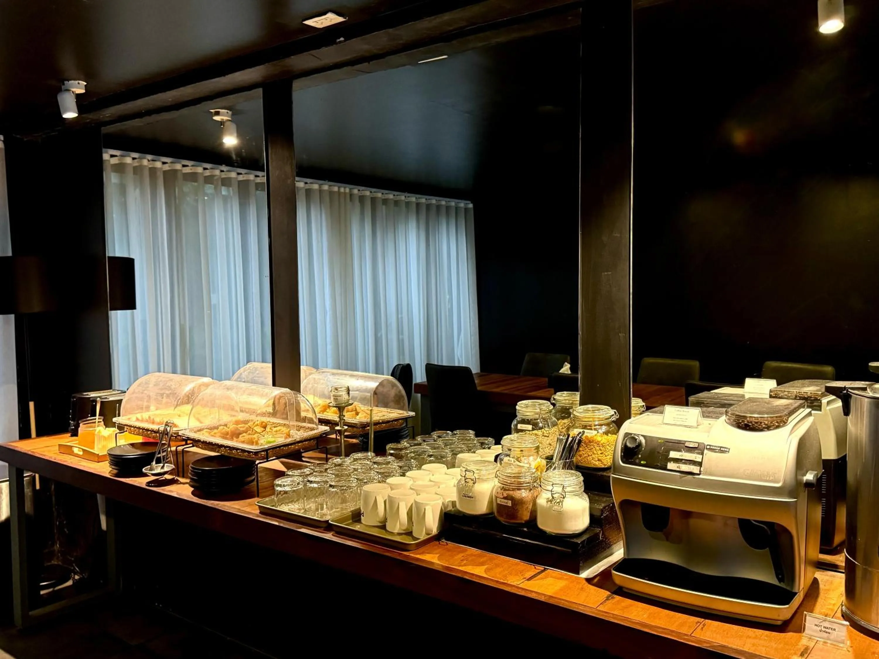 Breakfast in POR Santitham