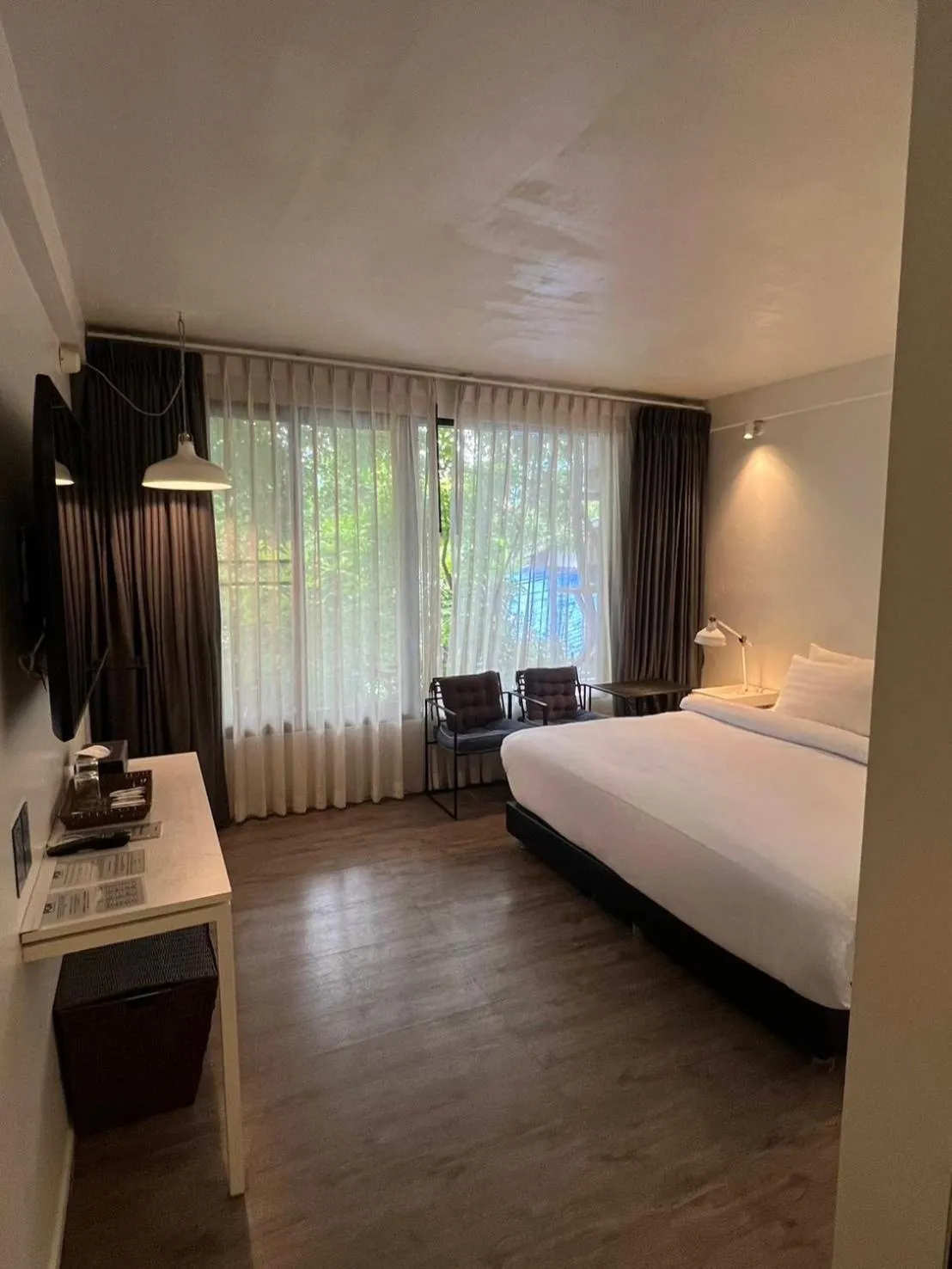 Photo of the whole room, Bed in POR Santitham