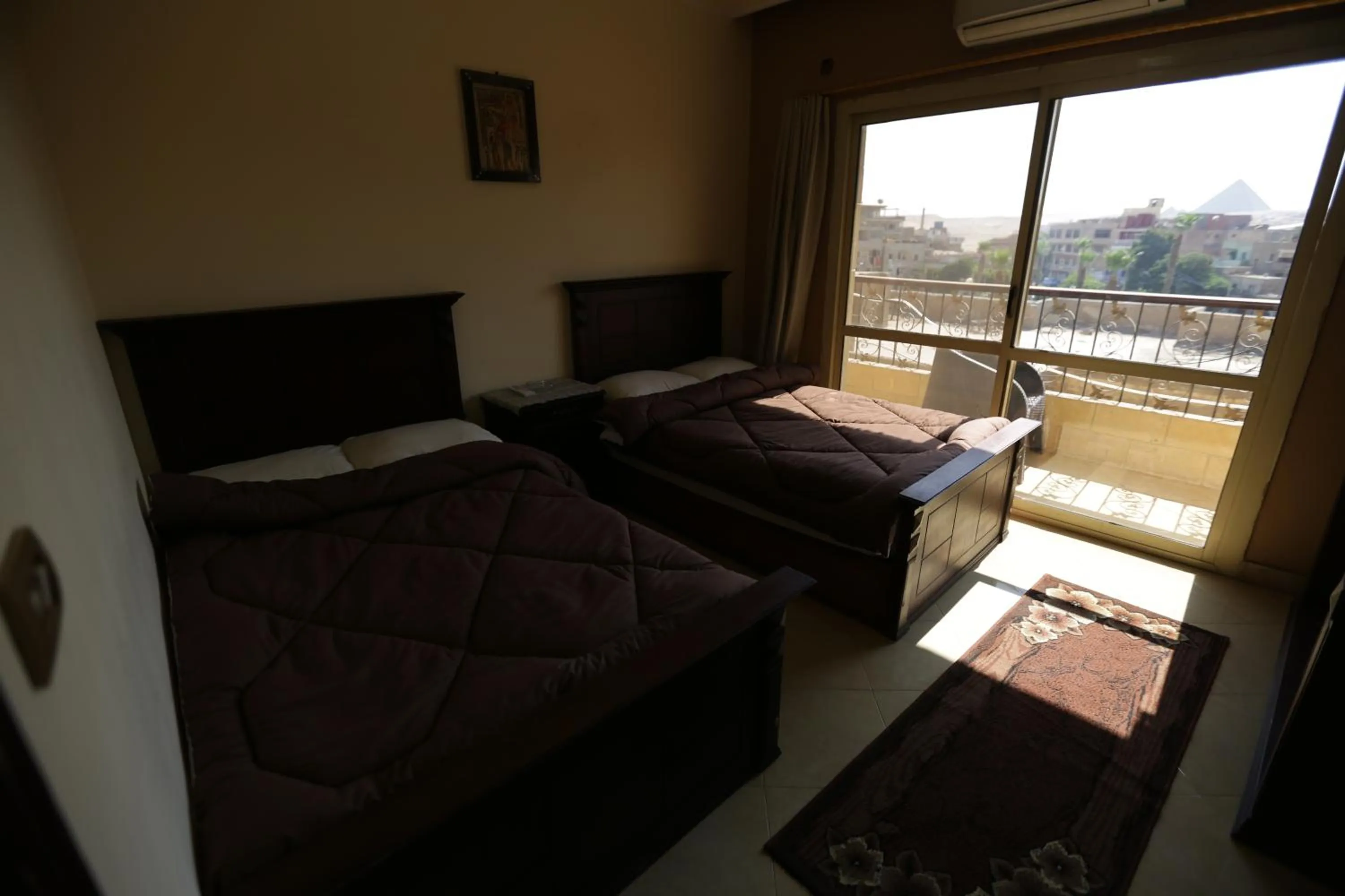 Happy days Pyramids Inn