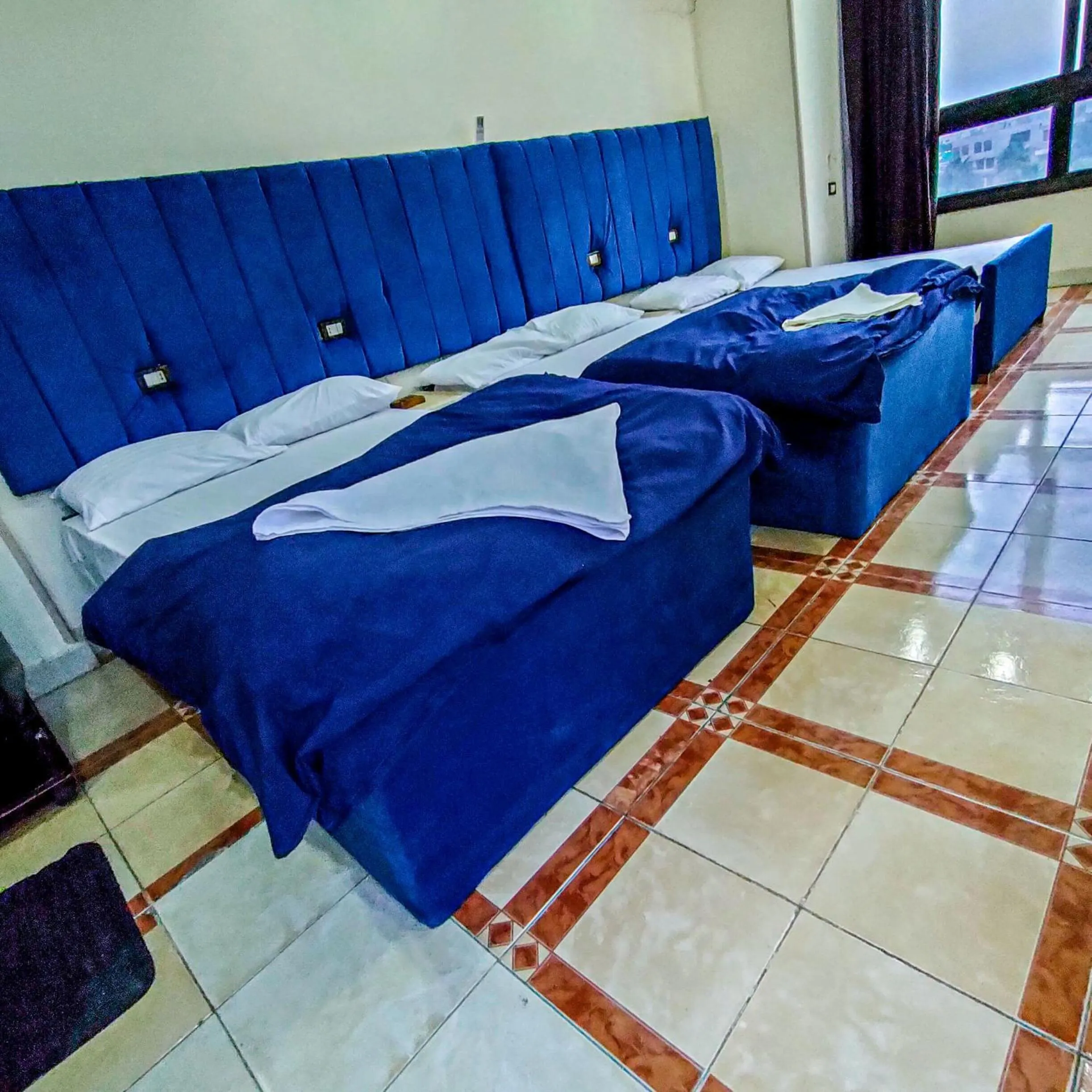 Happy days Pyramids Inn