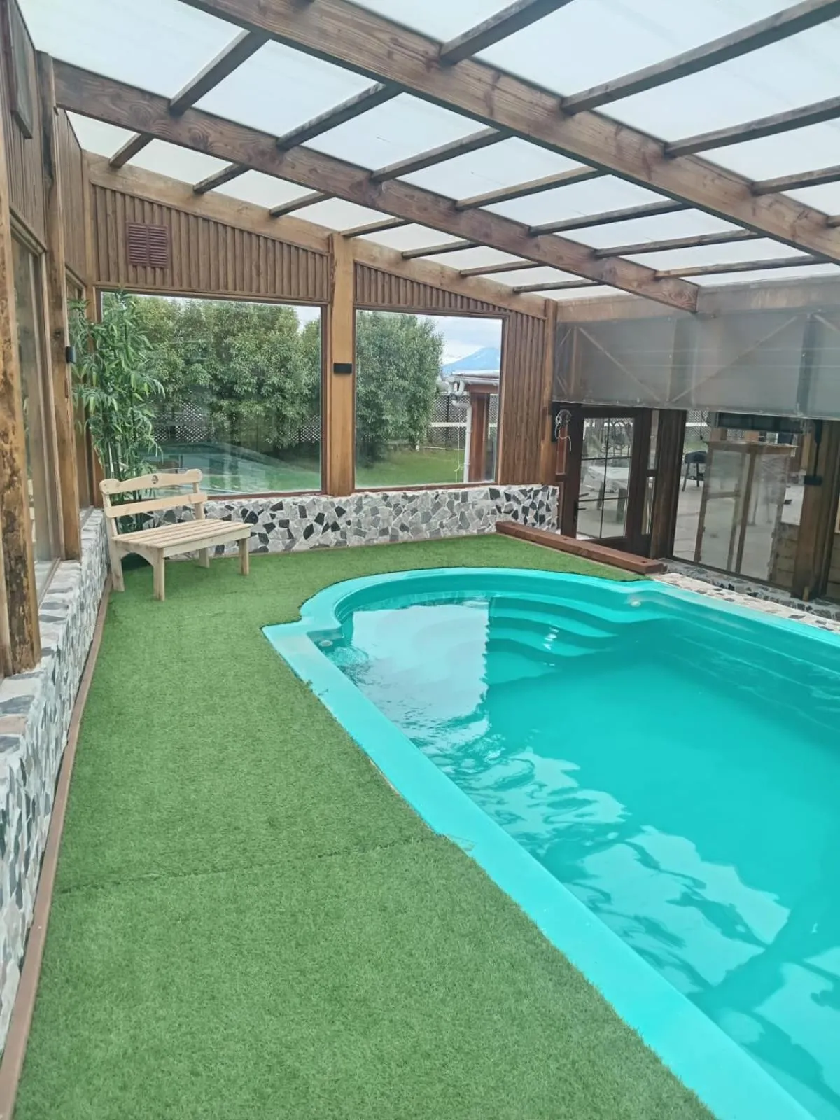 Swimming pool in Hostal Doble E Patagonia