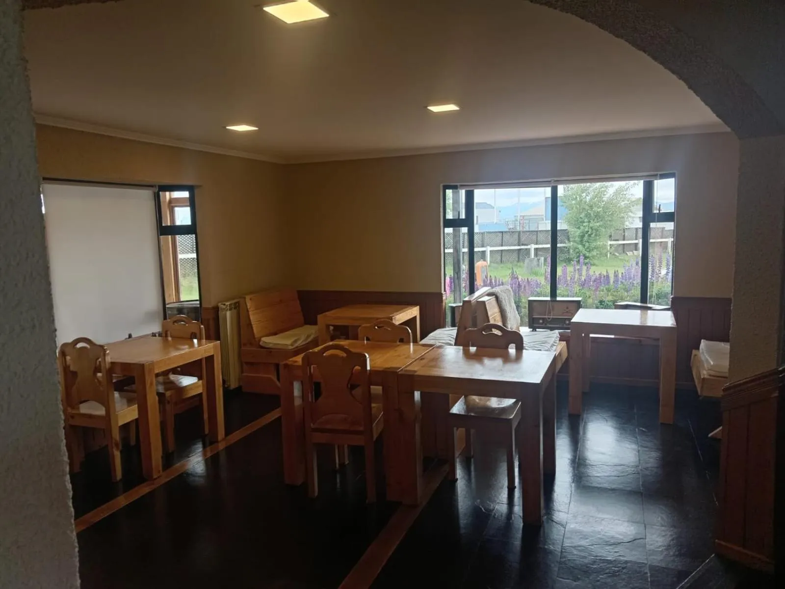 Dining area in Hostal Doble E Patagonia