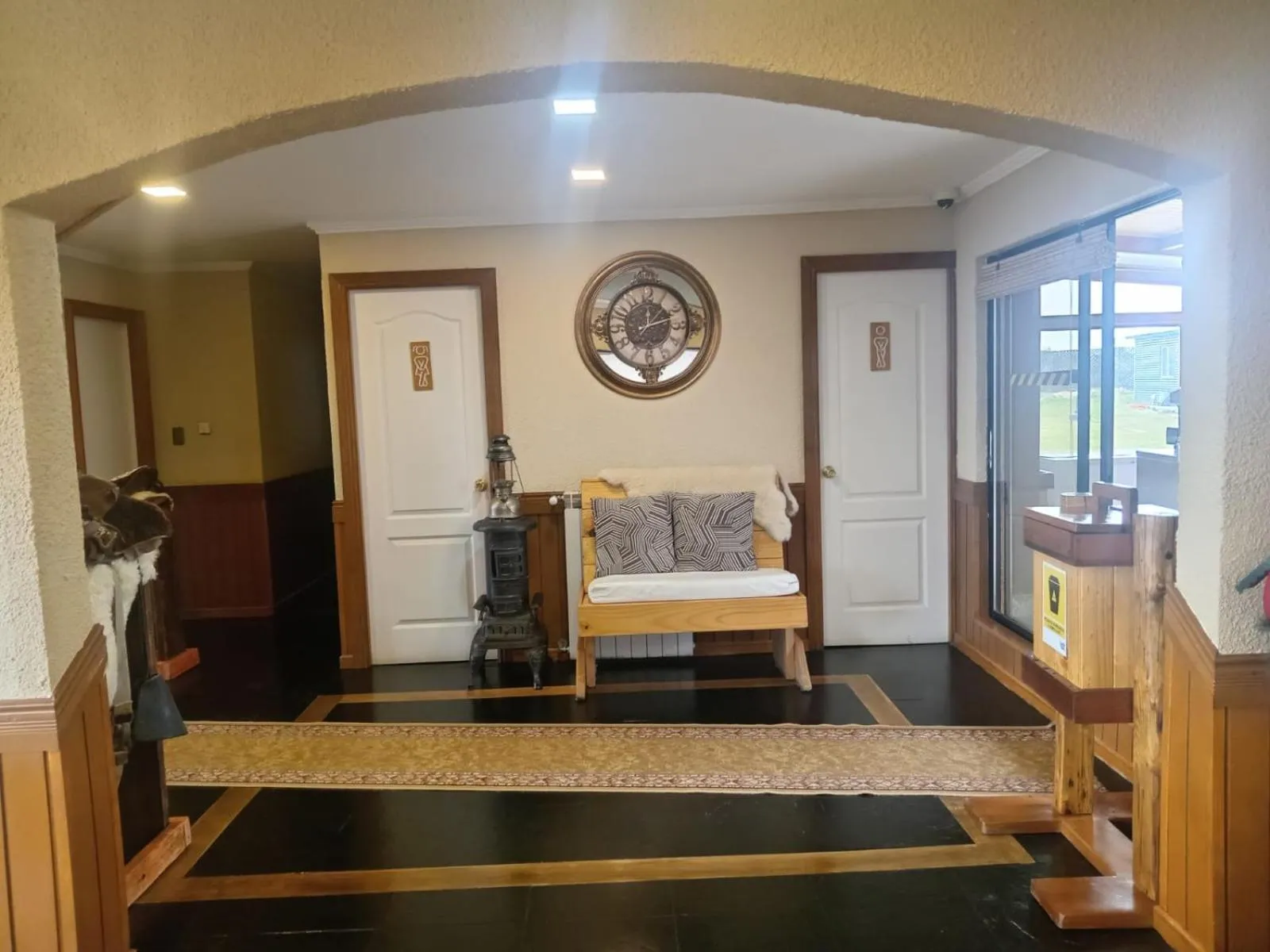 Dining area in Hostal Doble E Patagonia