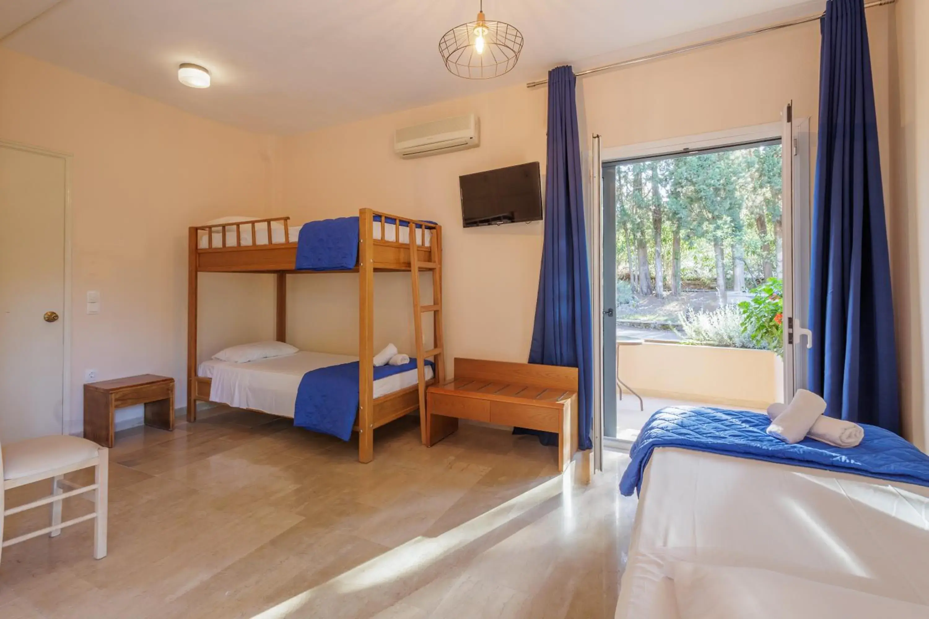 Bed in Primavera Hotel Bed in Primavera Hotel