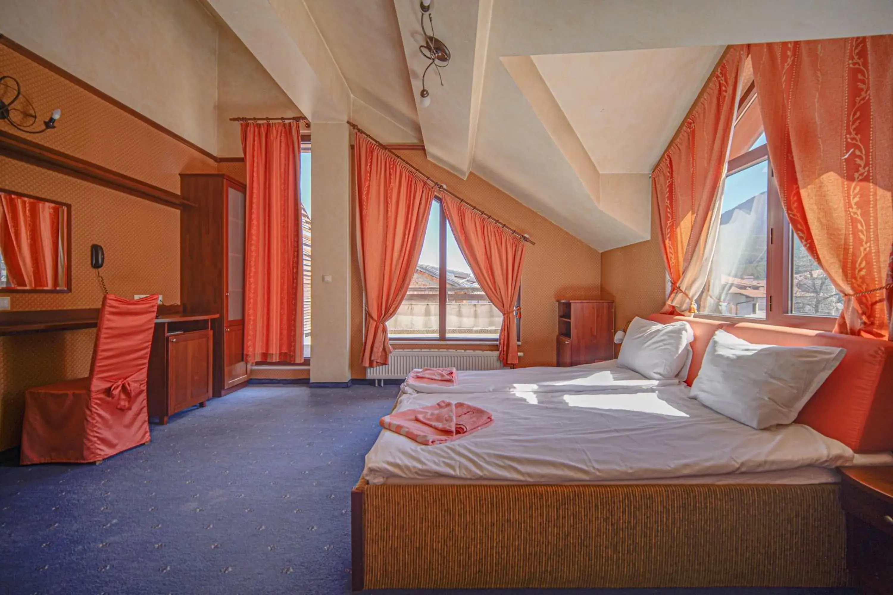 Bed in Hotel Friends Bed in Hotel Friends