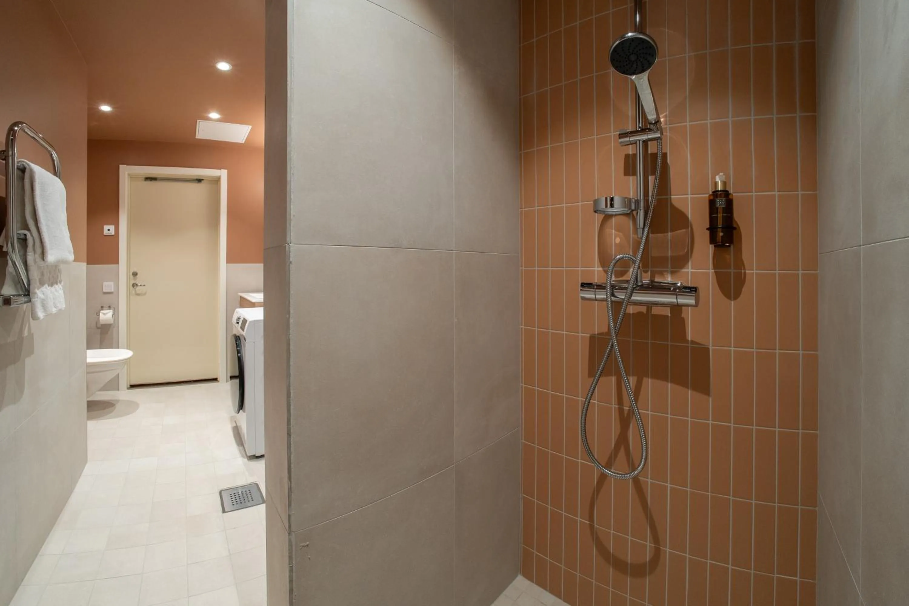 Shower in Sky Hotel Apartments, Stockholm