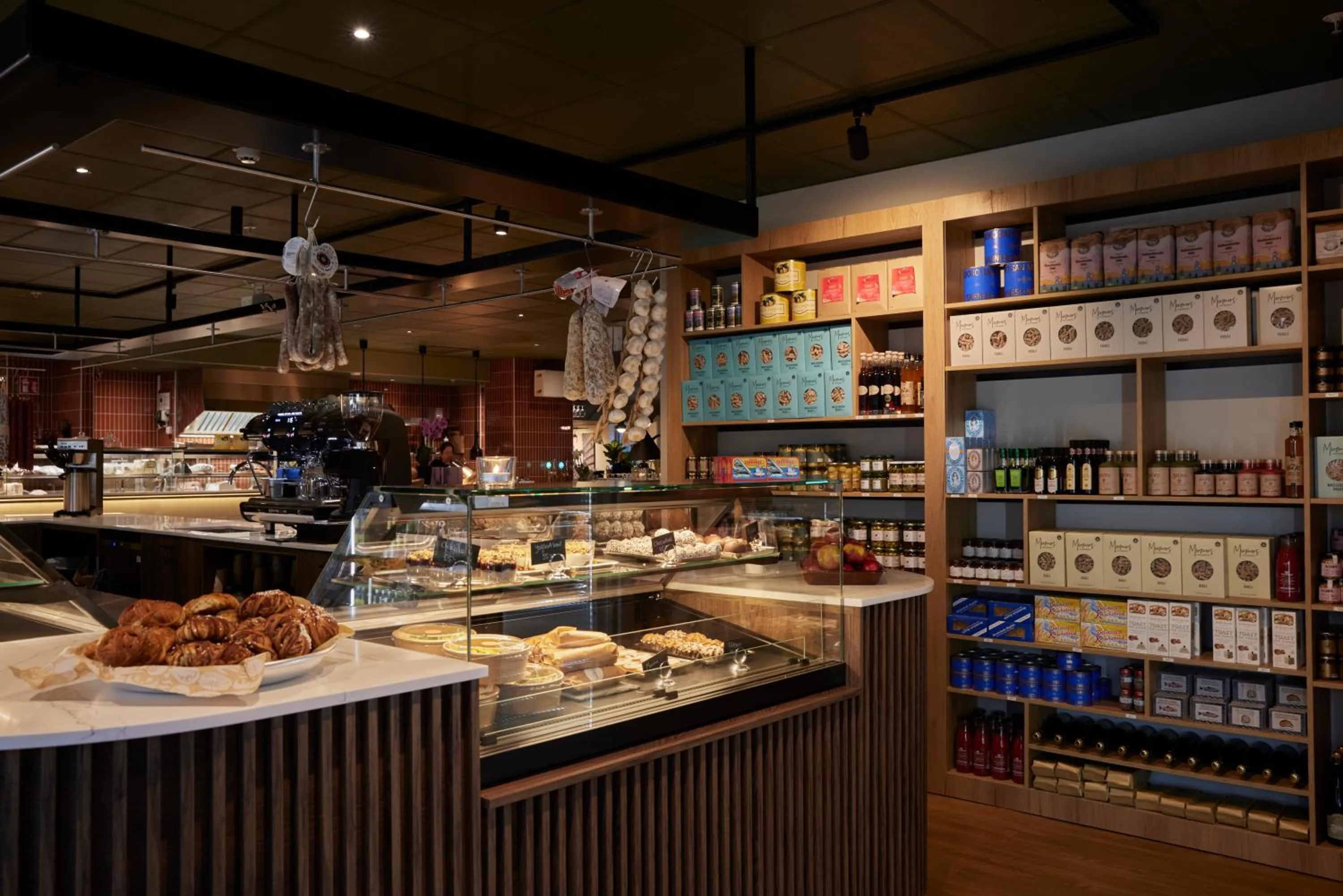 Restaurant/places to eat in Sky Hotel Apartments, Stockholm