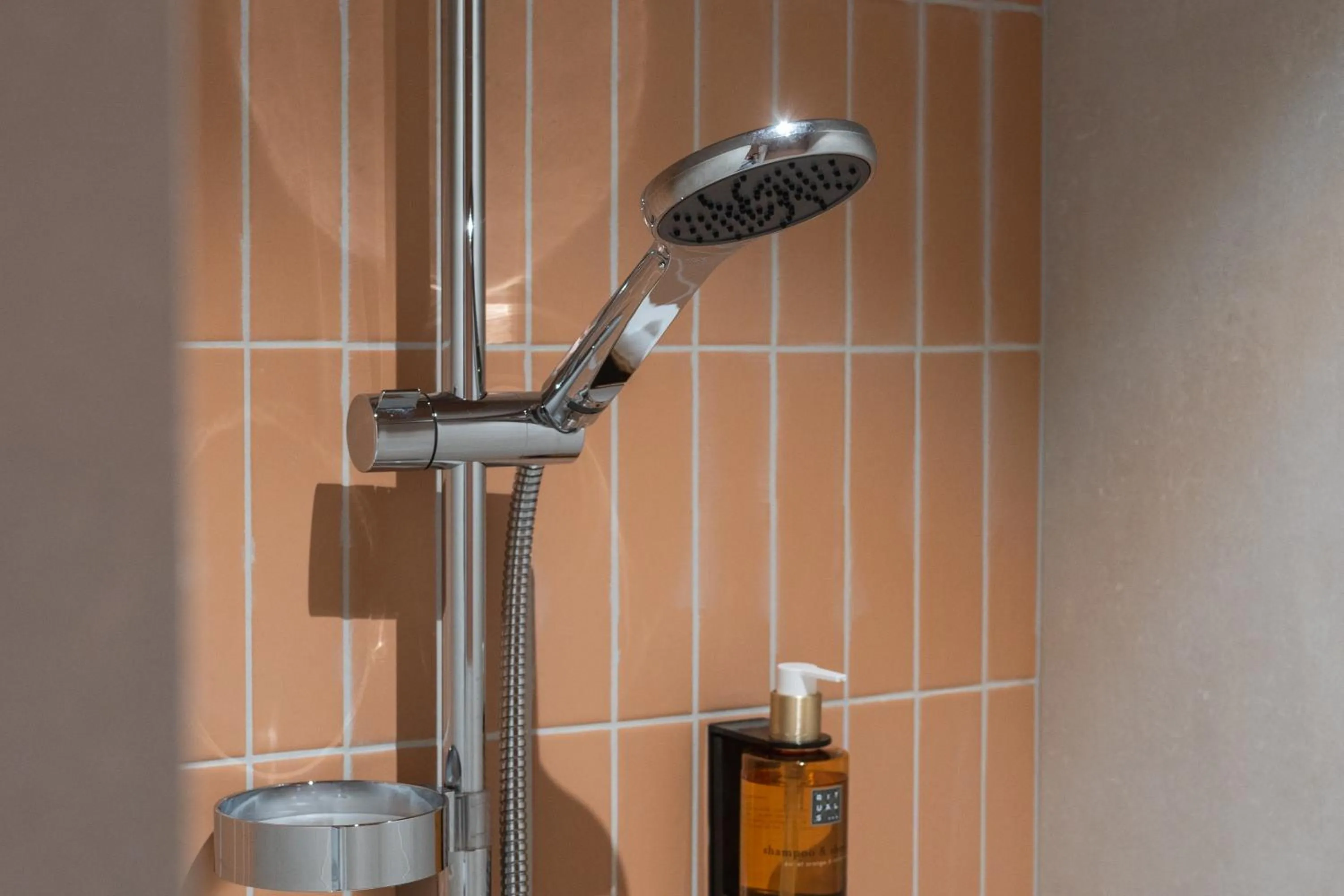 Shower in Sky Hotel Apartments, Stockholm