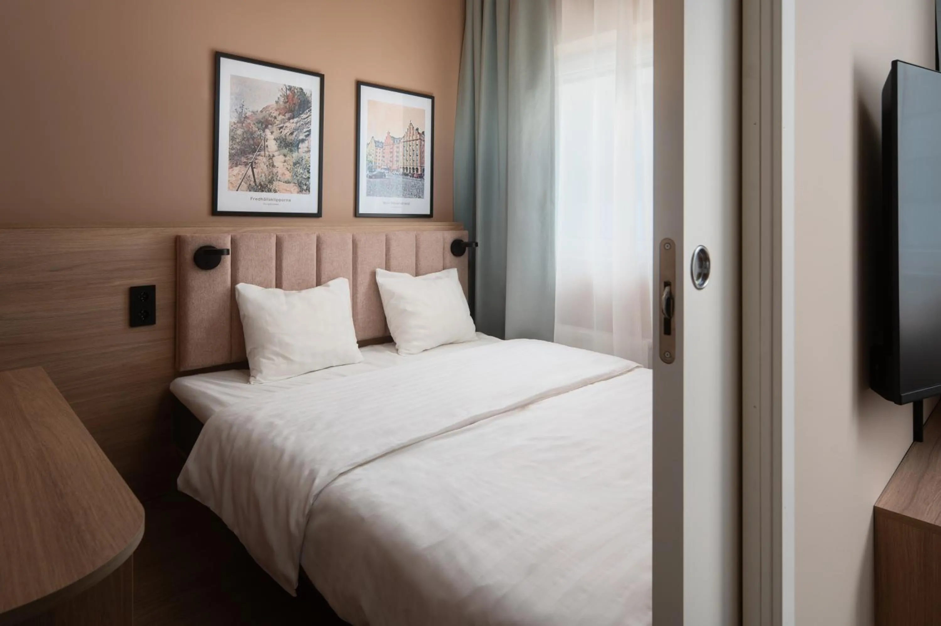 Bed in Sky Hotel Apartments, Stockholm