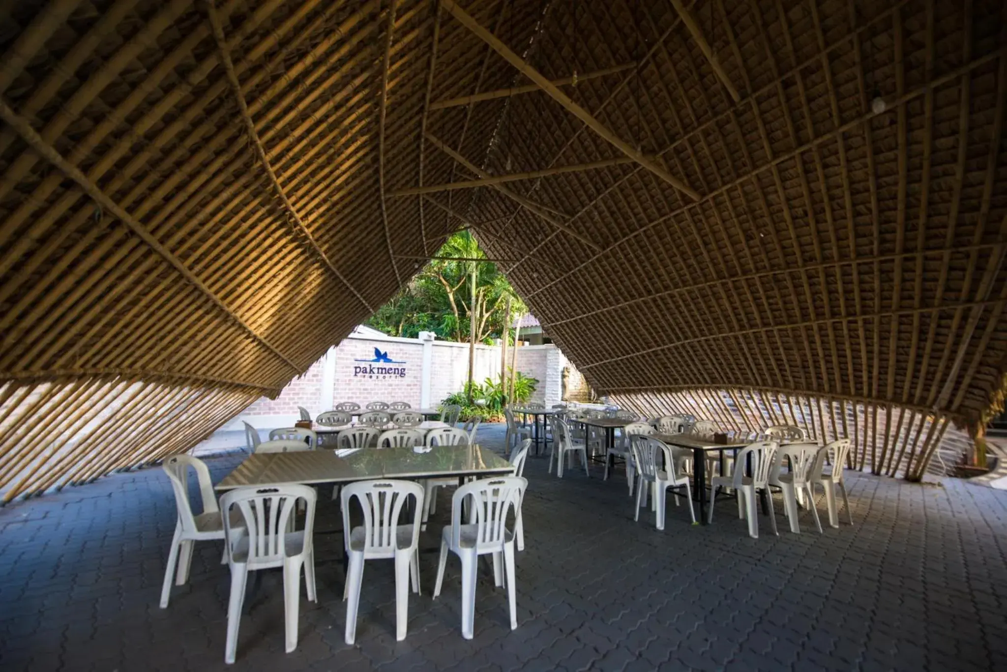 Restaurant/places to eat in Pakmeng Resort Restaurant/places to eat in Pakmeng Resort