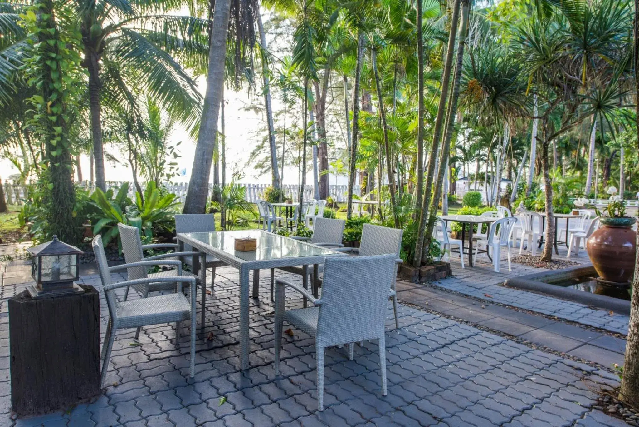 Restaurant/places to eat in Pakmeng Resort Restaurant/places to eat in Pakmeng Resort