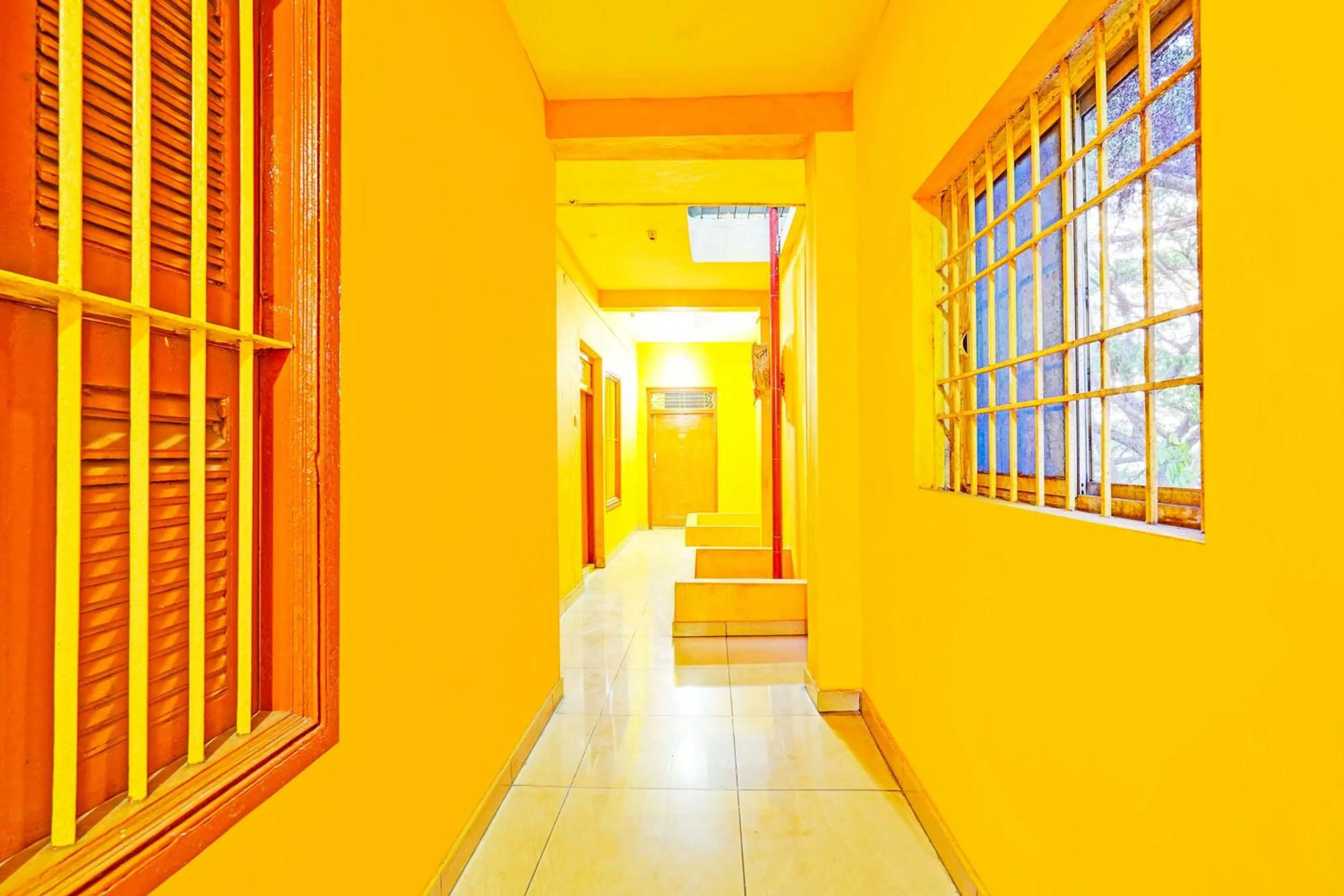 Lobby or reception in Super Hotel O Thavalakuppam Near Bus Stand