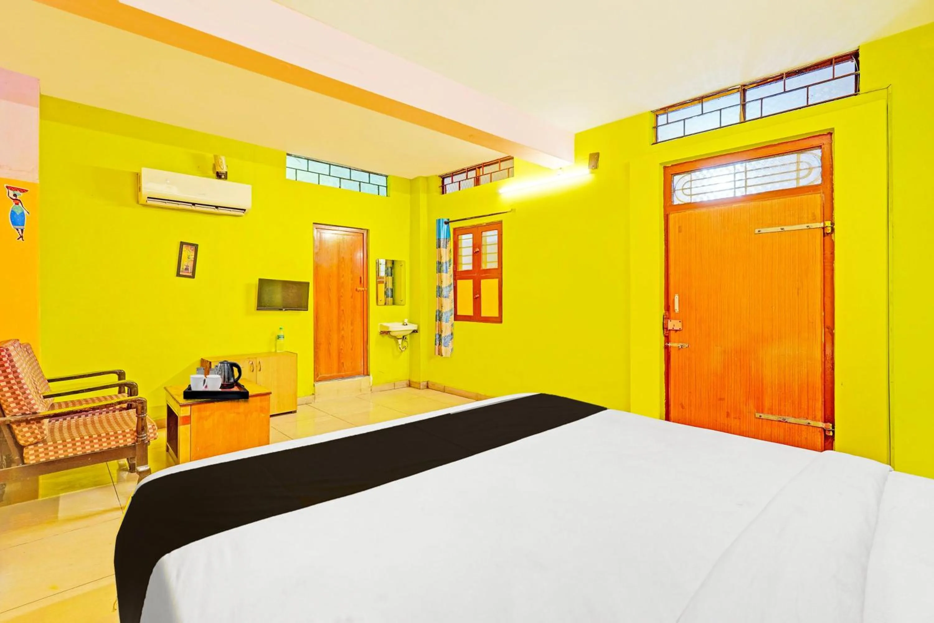 Bedroom, Bed in Super Hotel O Thavalakuppam Near Bus Stand