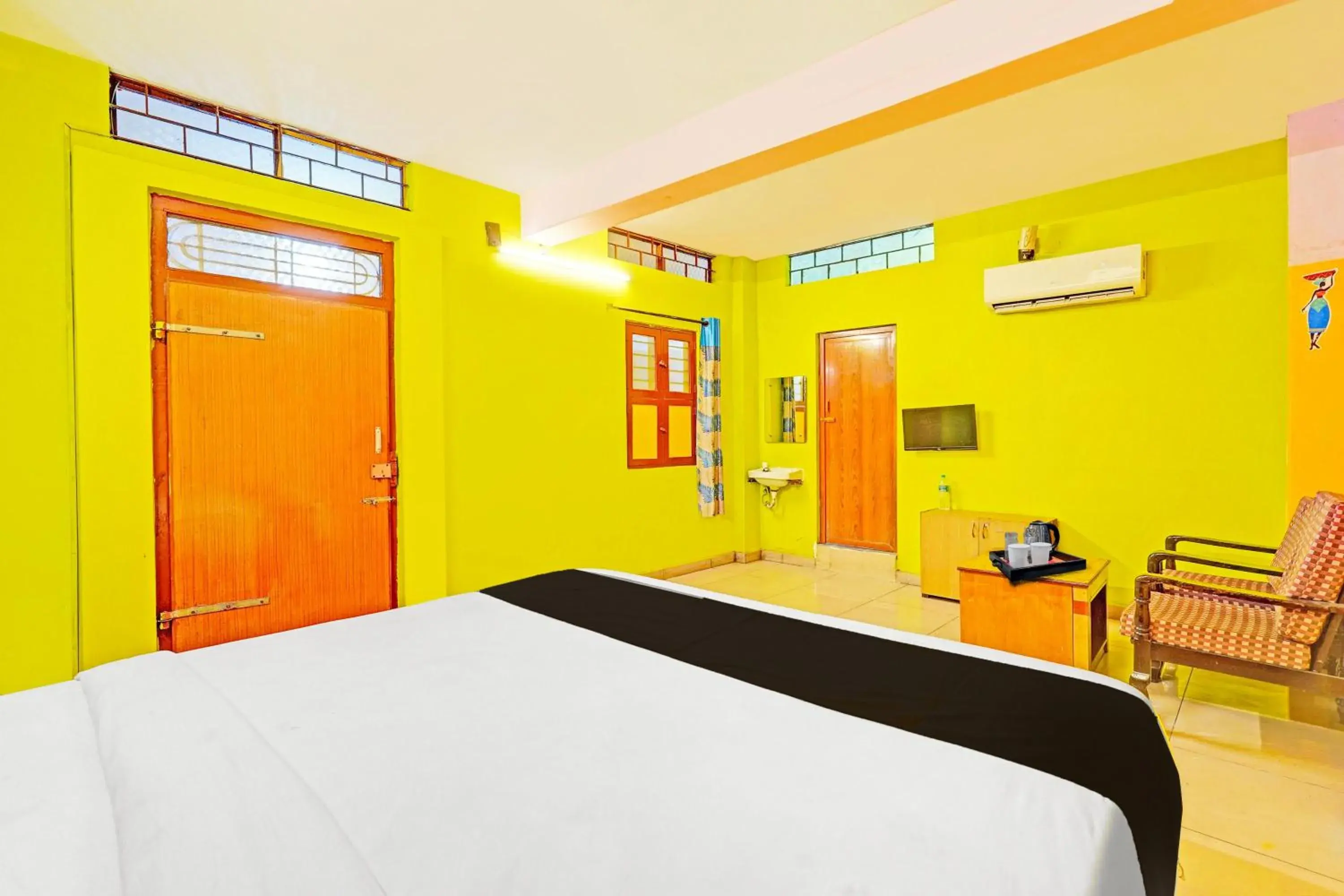 Bedroom, Bed in Super Hotel O Thavalakuppam Near Bus Stand Bedroom, Bed in Super Hotel O Thavalakuppam Near Bus Stand
