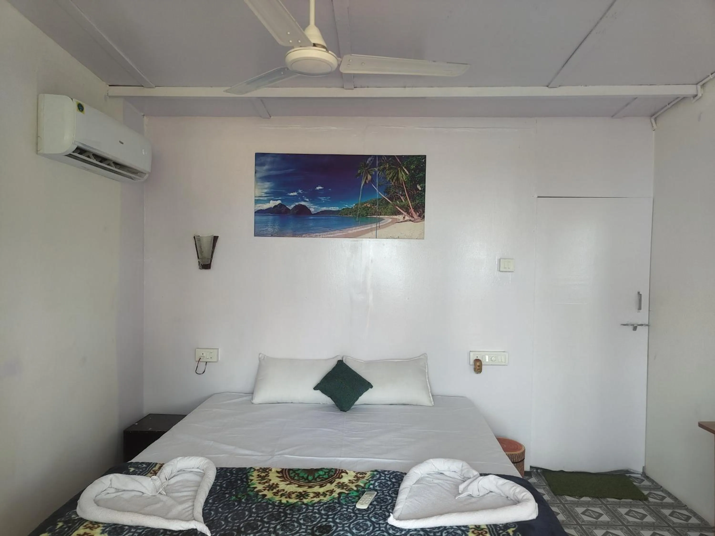 Bed in Hilltop Seaview Palolem Goa