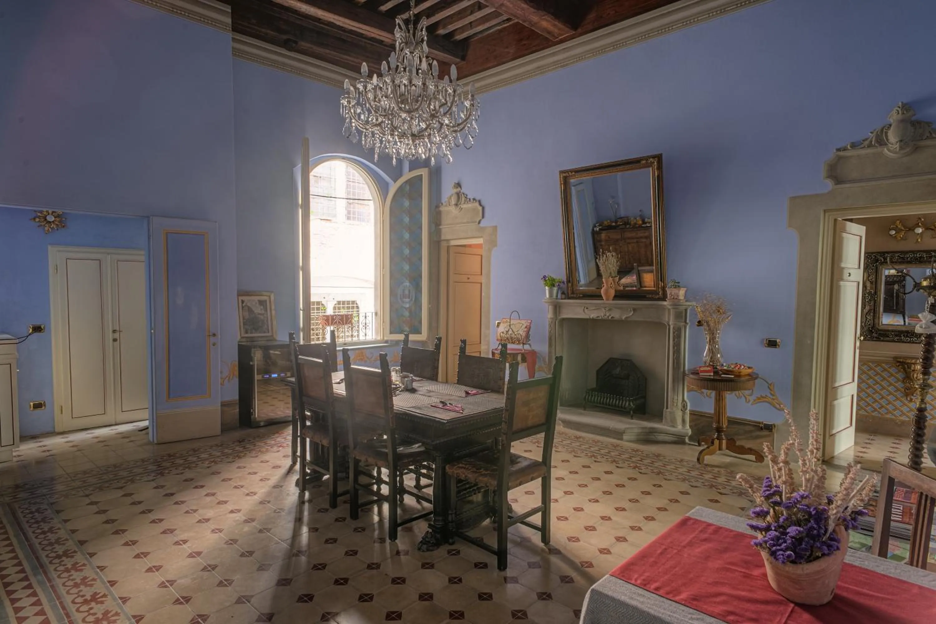 Communal lounge/ TV room in L'antica Bifore