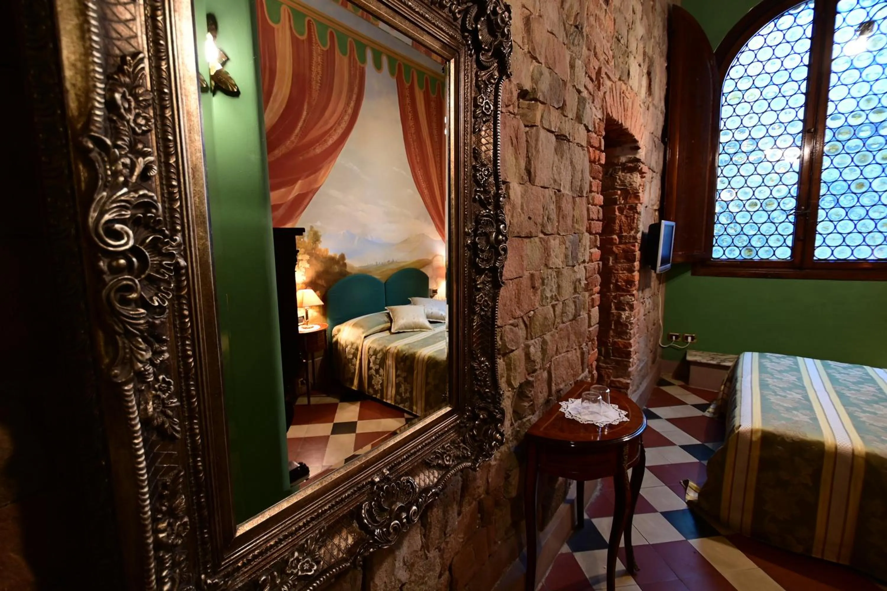 Bedroom, Bed in L'antica Bifore