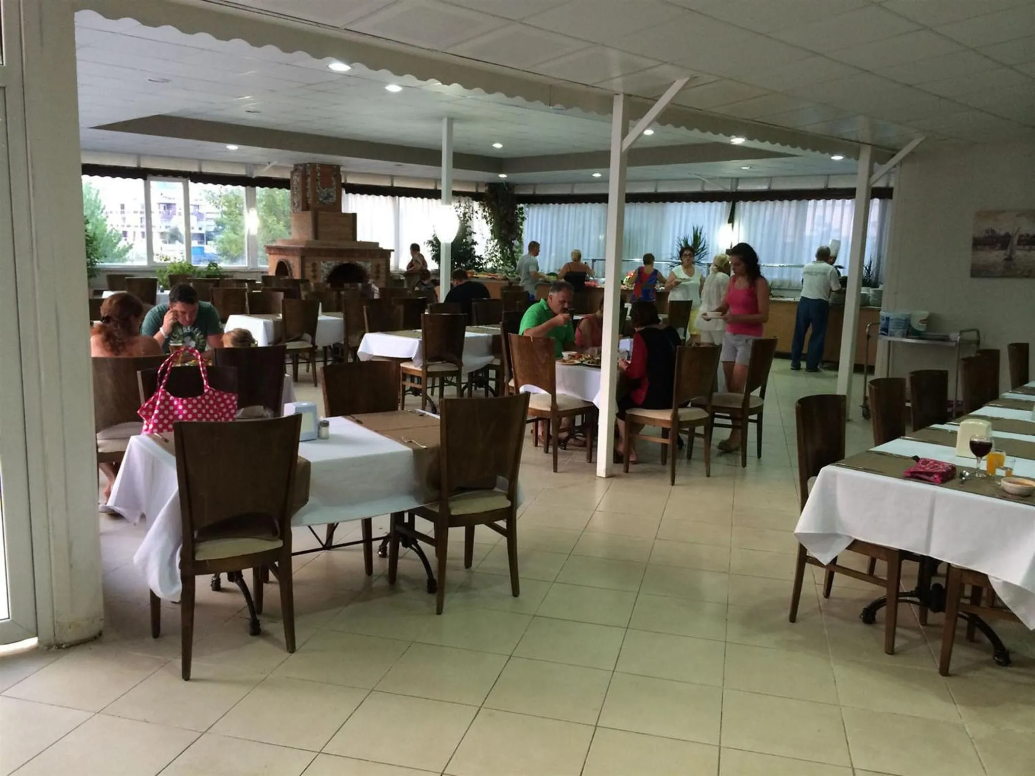 Restaurant/places to eat in Acropol Beach Hotel