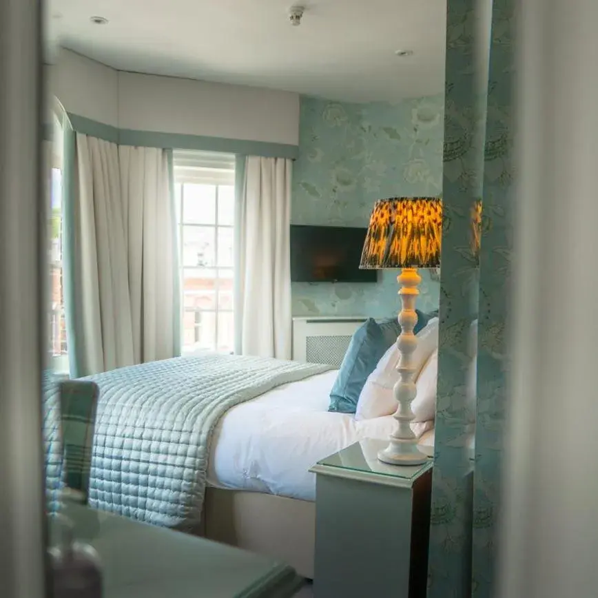 Deluxe Double Room in The Swan at Tarporley Deluxe Double Room in The Swan at Tarporley