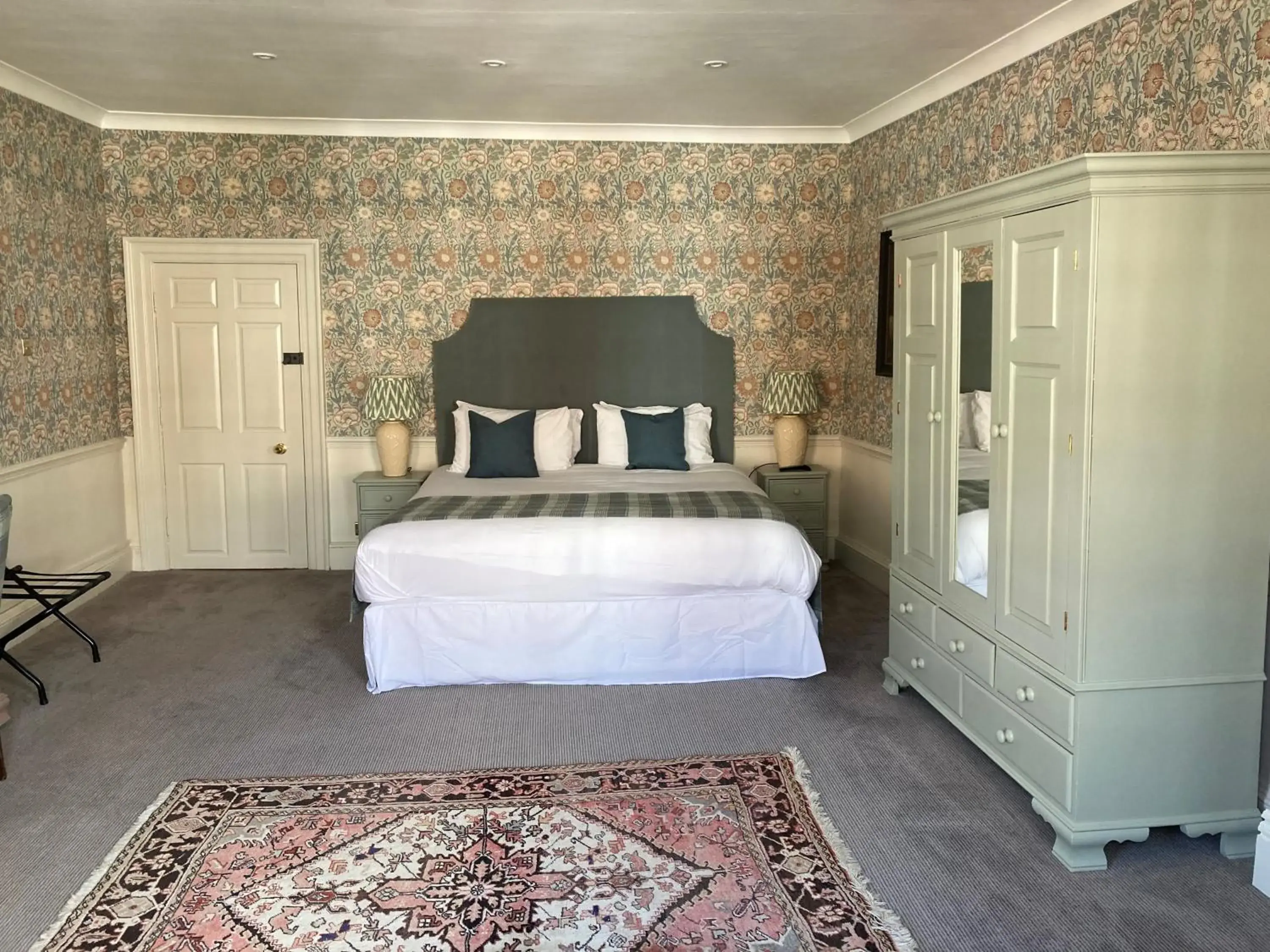 Family Room (2 Adults + 3 Children) in The Swan at Tarporley Family Room (2 Adults + 3 Children) in The Swan at Tarporley