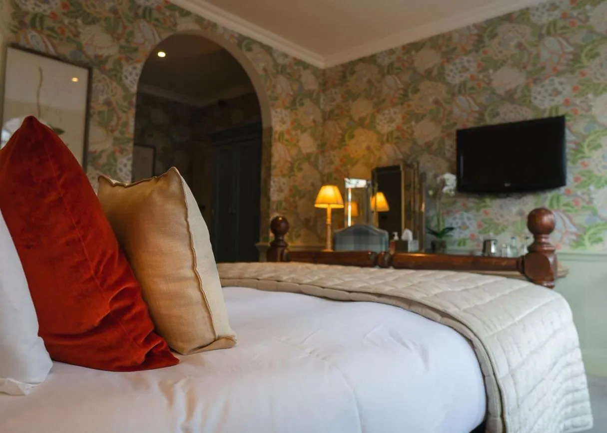 TV and multimedia, Bed in The Swan at Tarporley