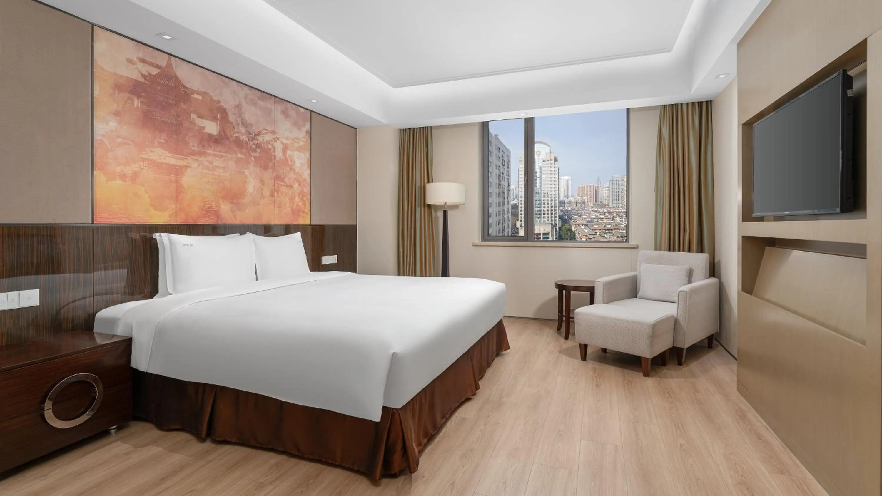 Photo of the whole room, Bed in Holiday Inn Nanjing Aqua City by IHG