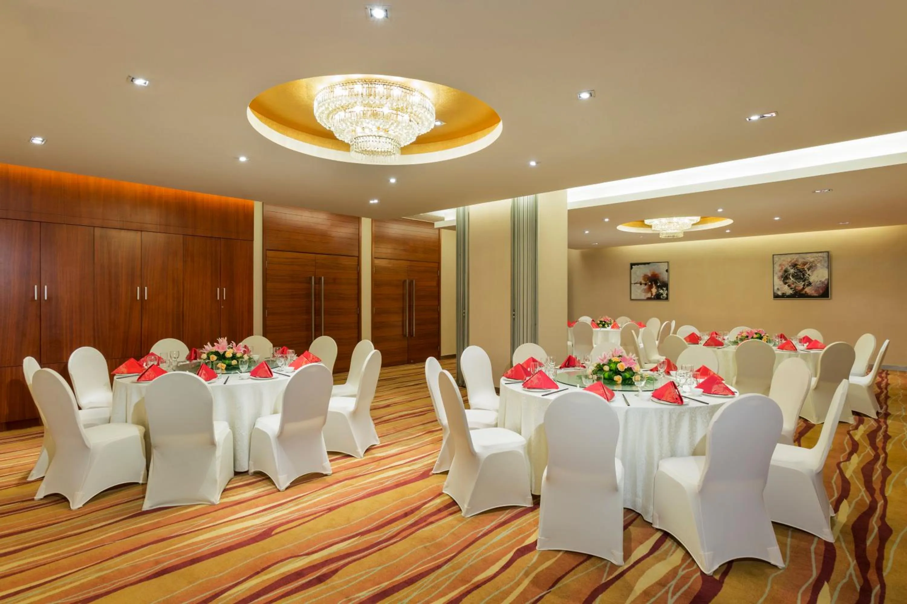 Restaurant/places to eat in Holiday Inn Nanjing Aqua City by IHG