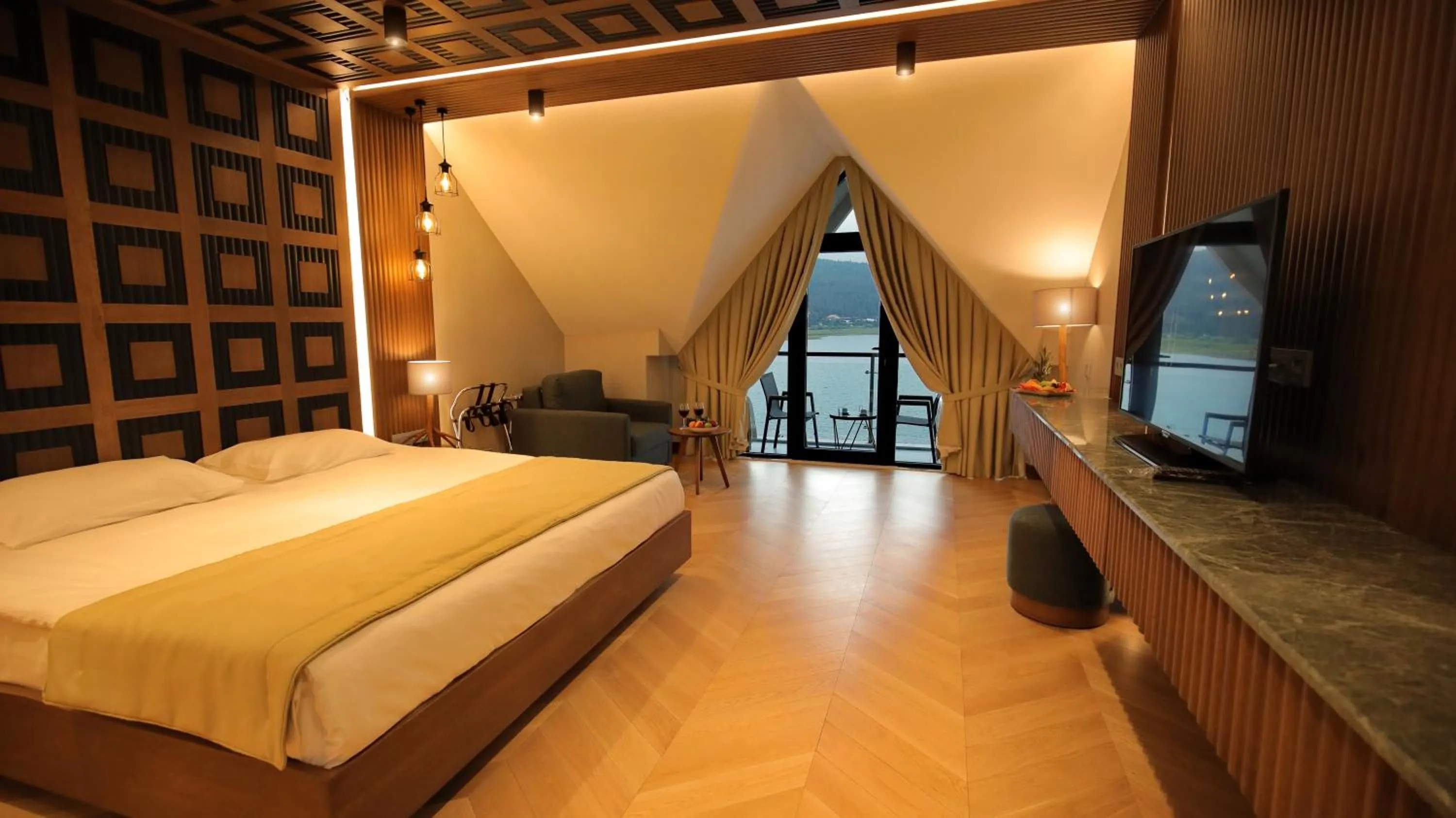 Spring, Bed in Abant Kosk Oteli