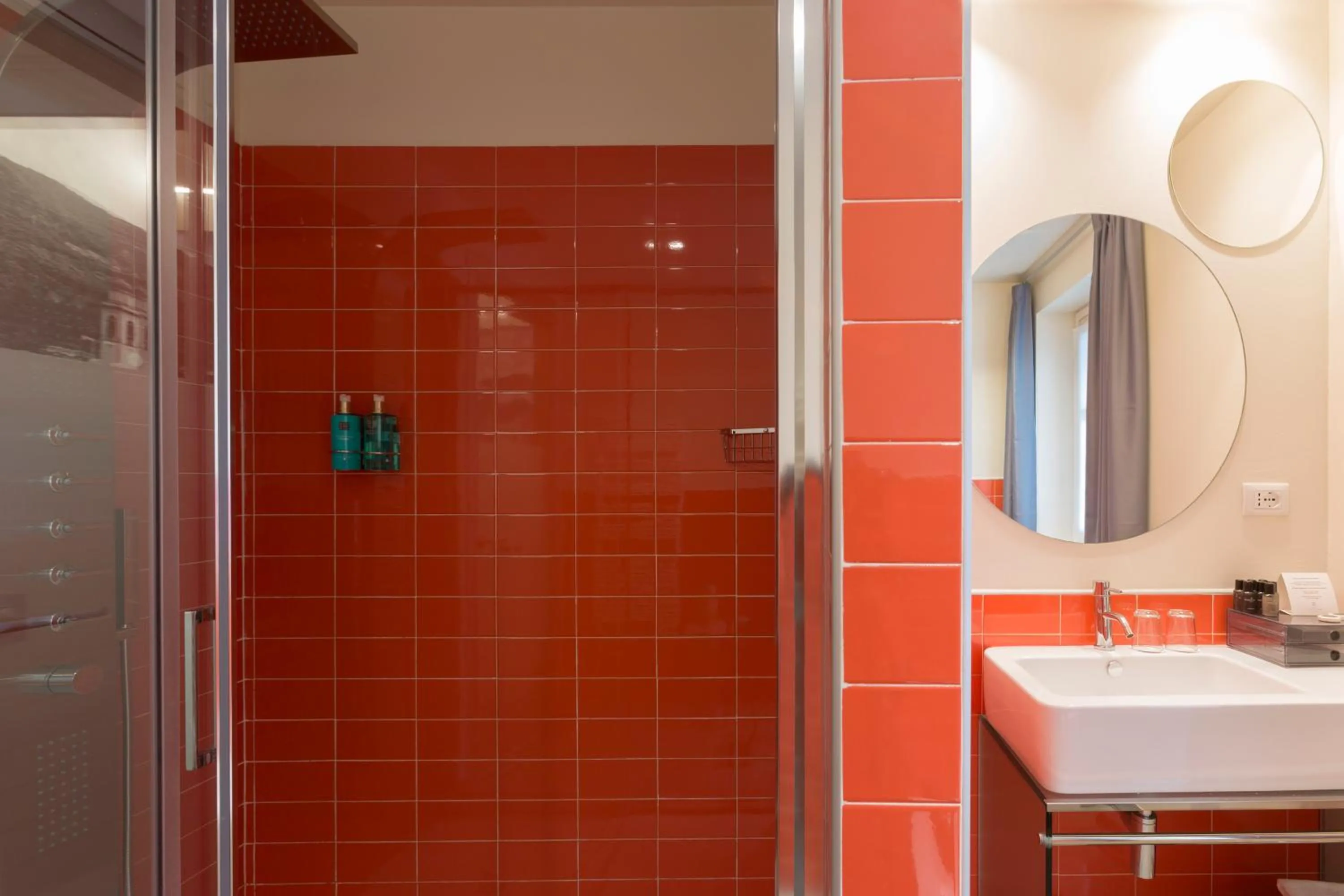 Shower in Avenue Boutique Hotel