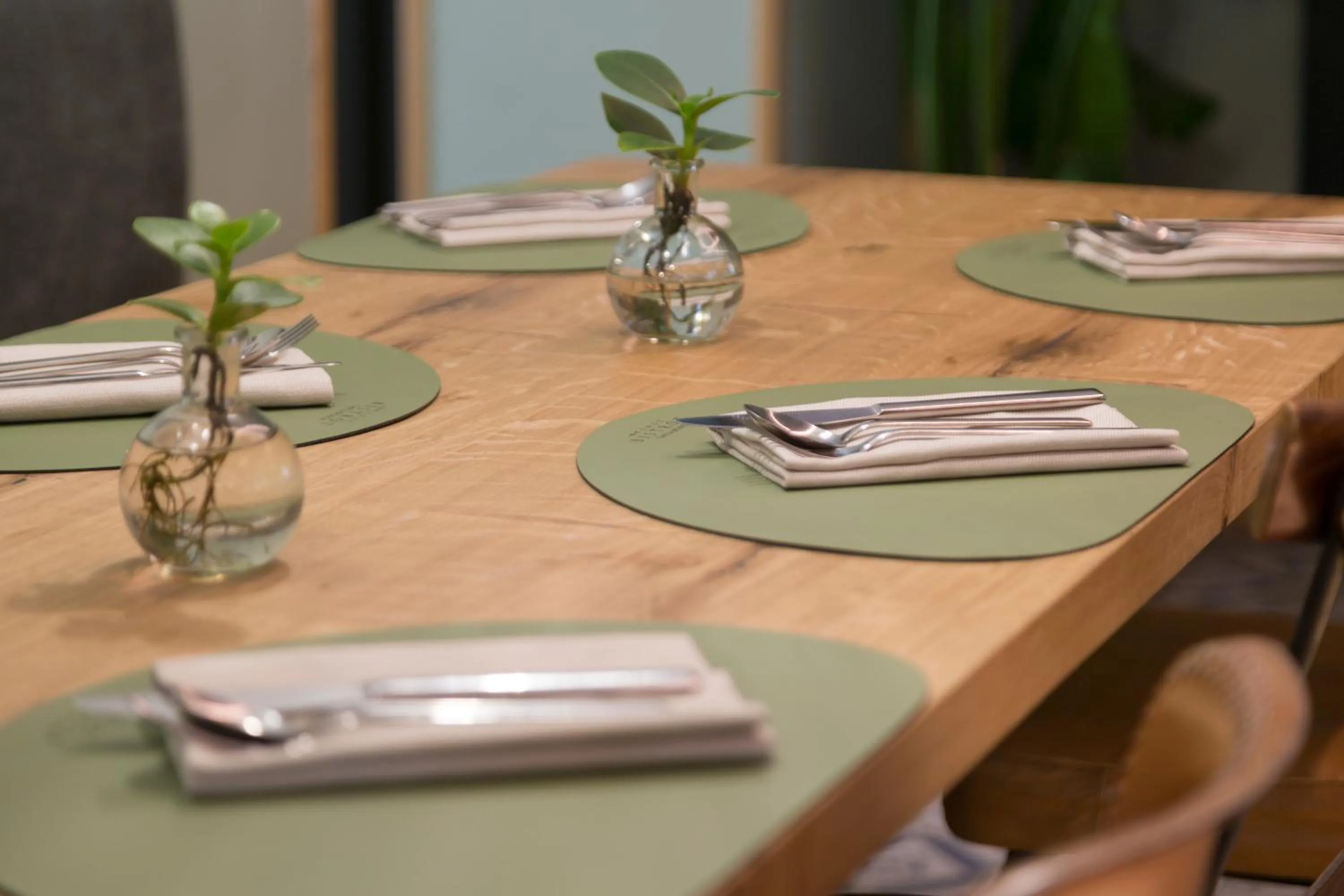 Restaurant/places to eat in Avenue Boutique Hotel