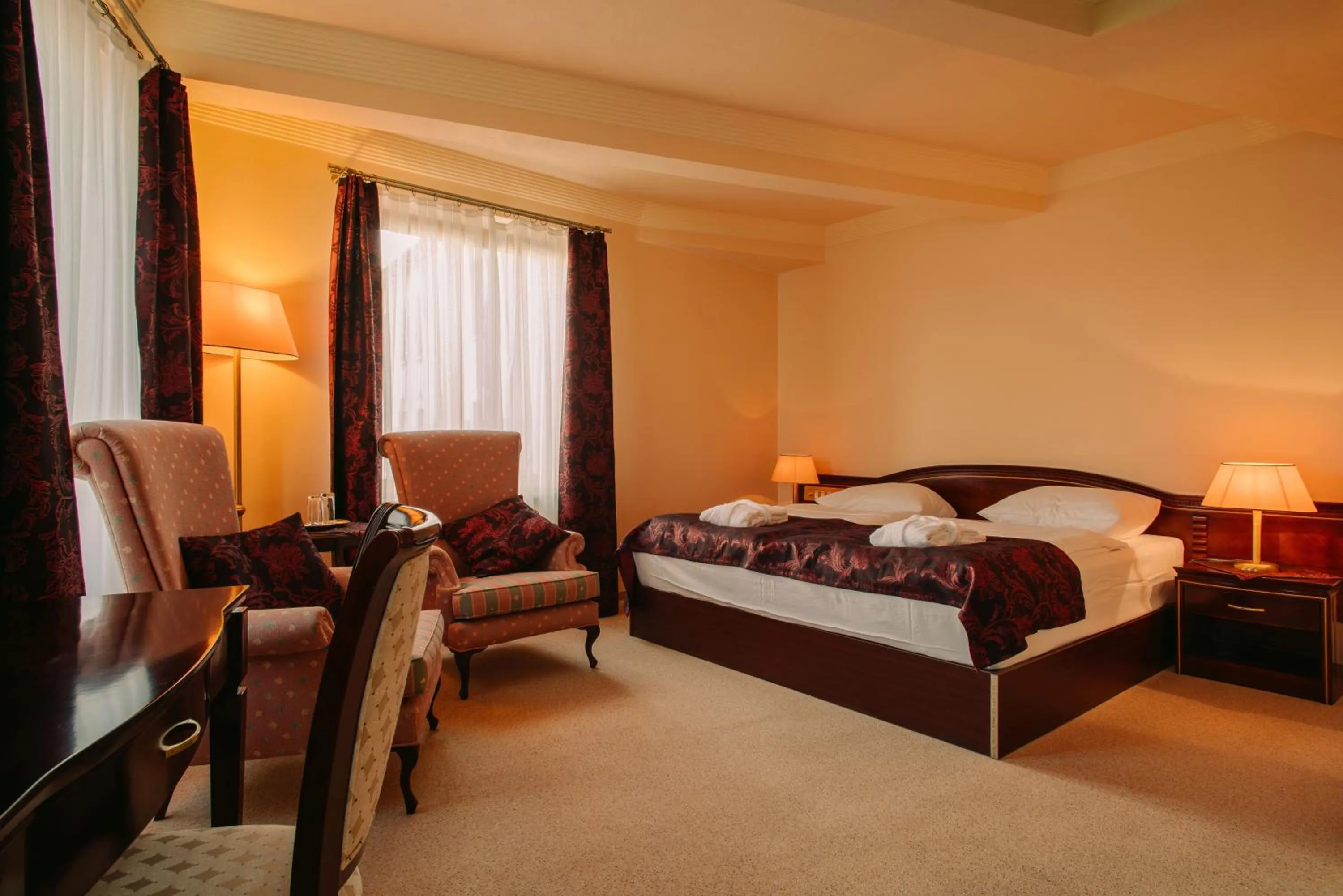 Bedroom, Bed in Grand Hotel Sole