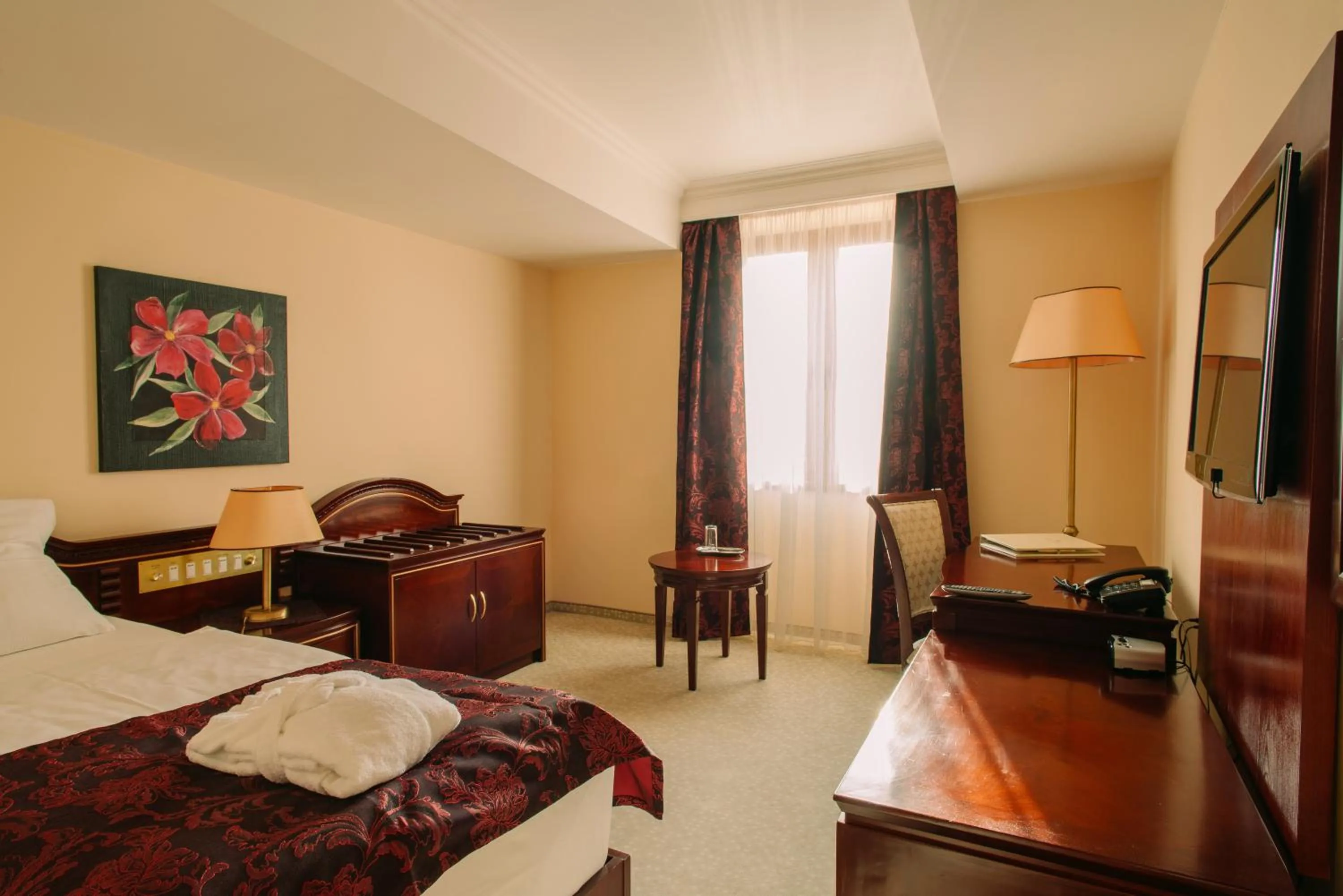 Bedroom, Bed in Grand Hotel Sole