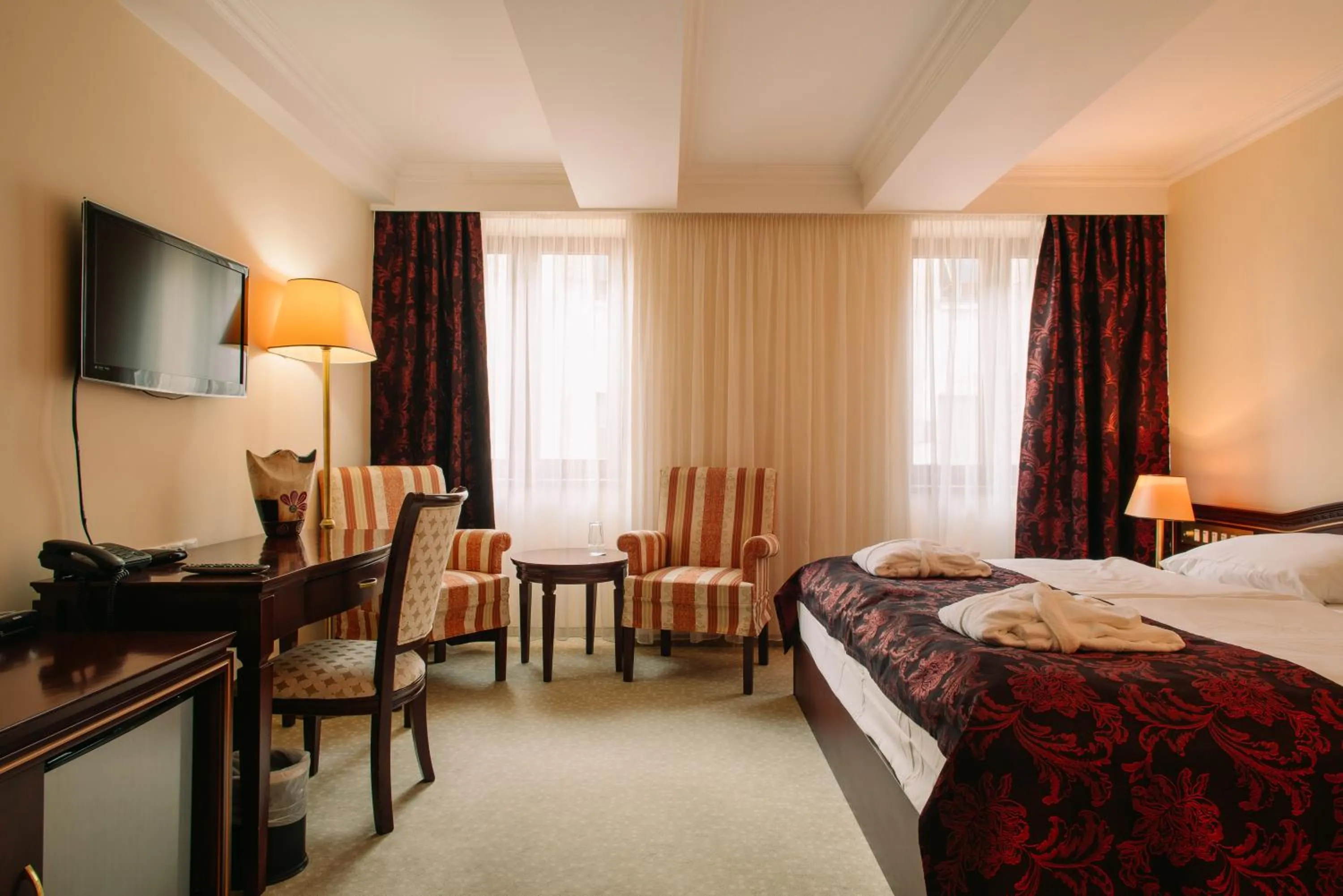 Bedroom, Bed in Grand Hotel Sole