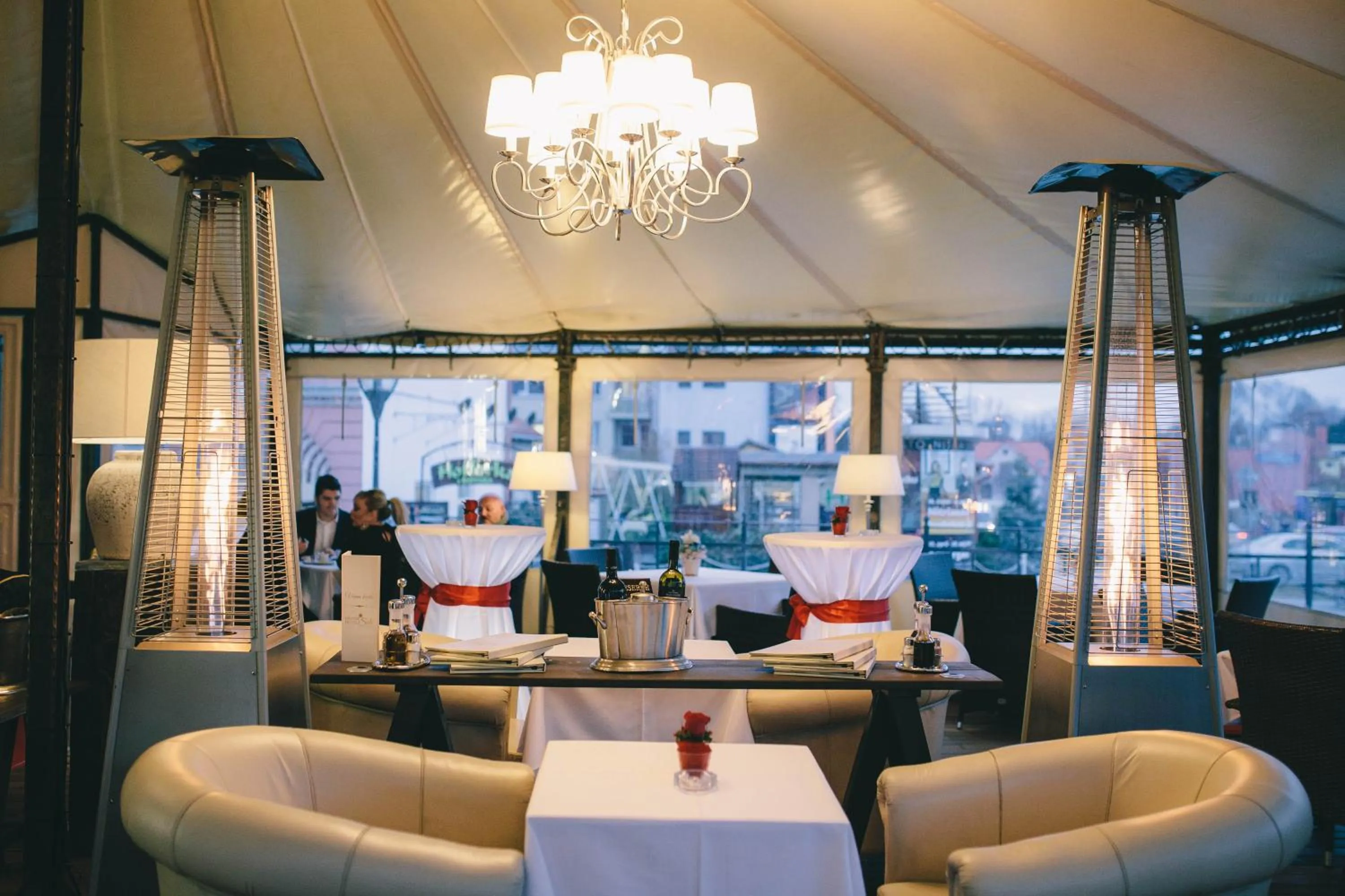 Restaurant/places to eat in Grand Hotel Sole