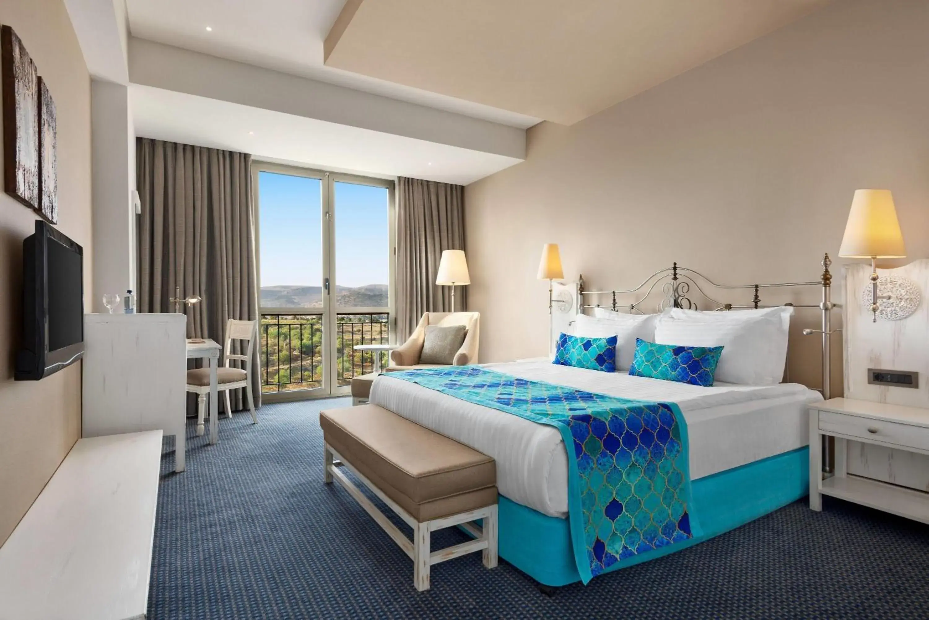 Photo of the whole room, Bed in Ramada Plaza by Wyndham Mardin Photo of the whole room, Bed in Ramada Plaza by Wyndham Mardin