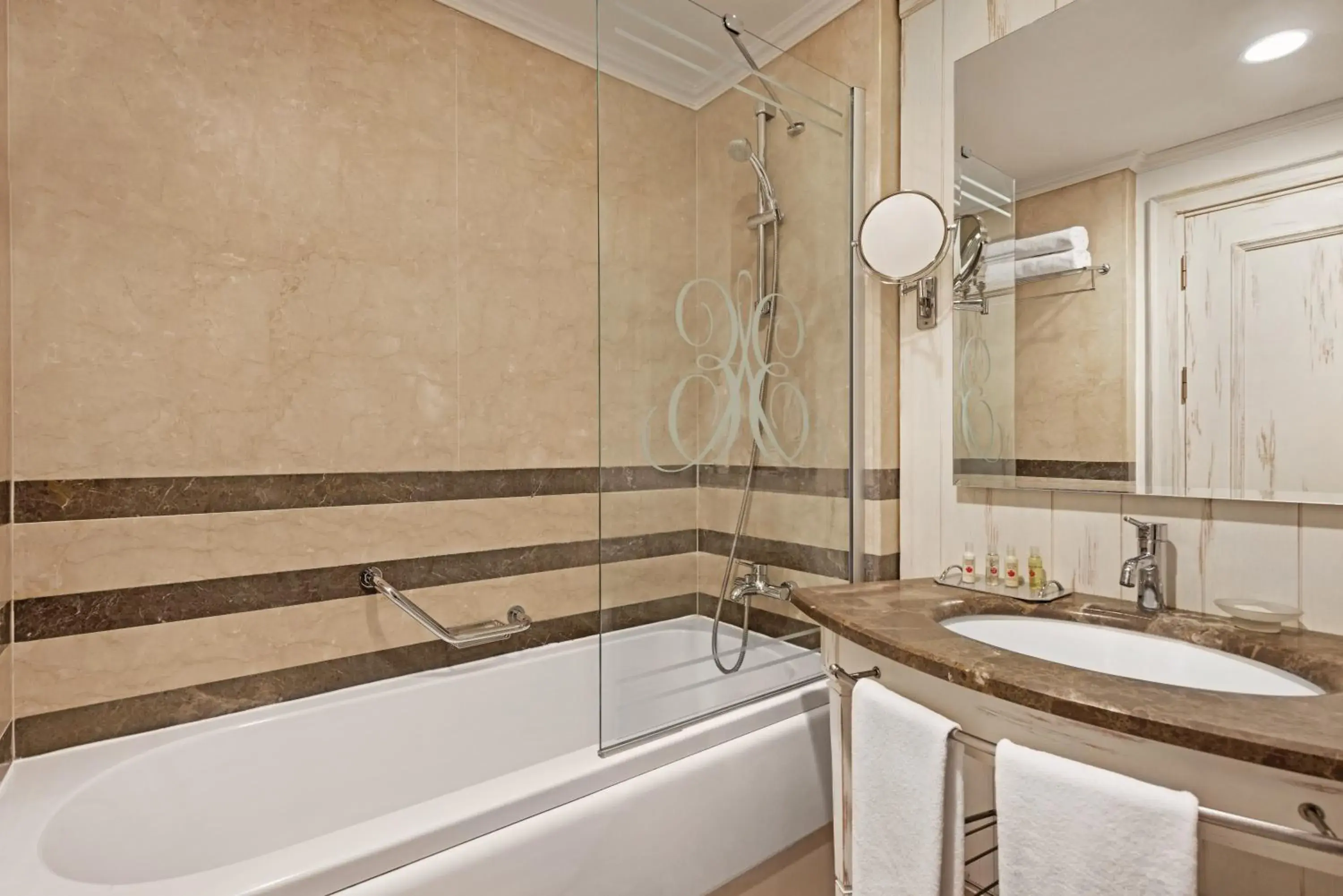 Bathroom in Ramada Plaza by Wyndham Mardin Bathroom in Ramada Plaza by Wyndham Mardin