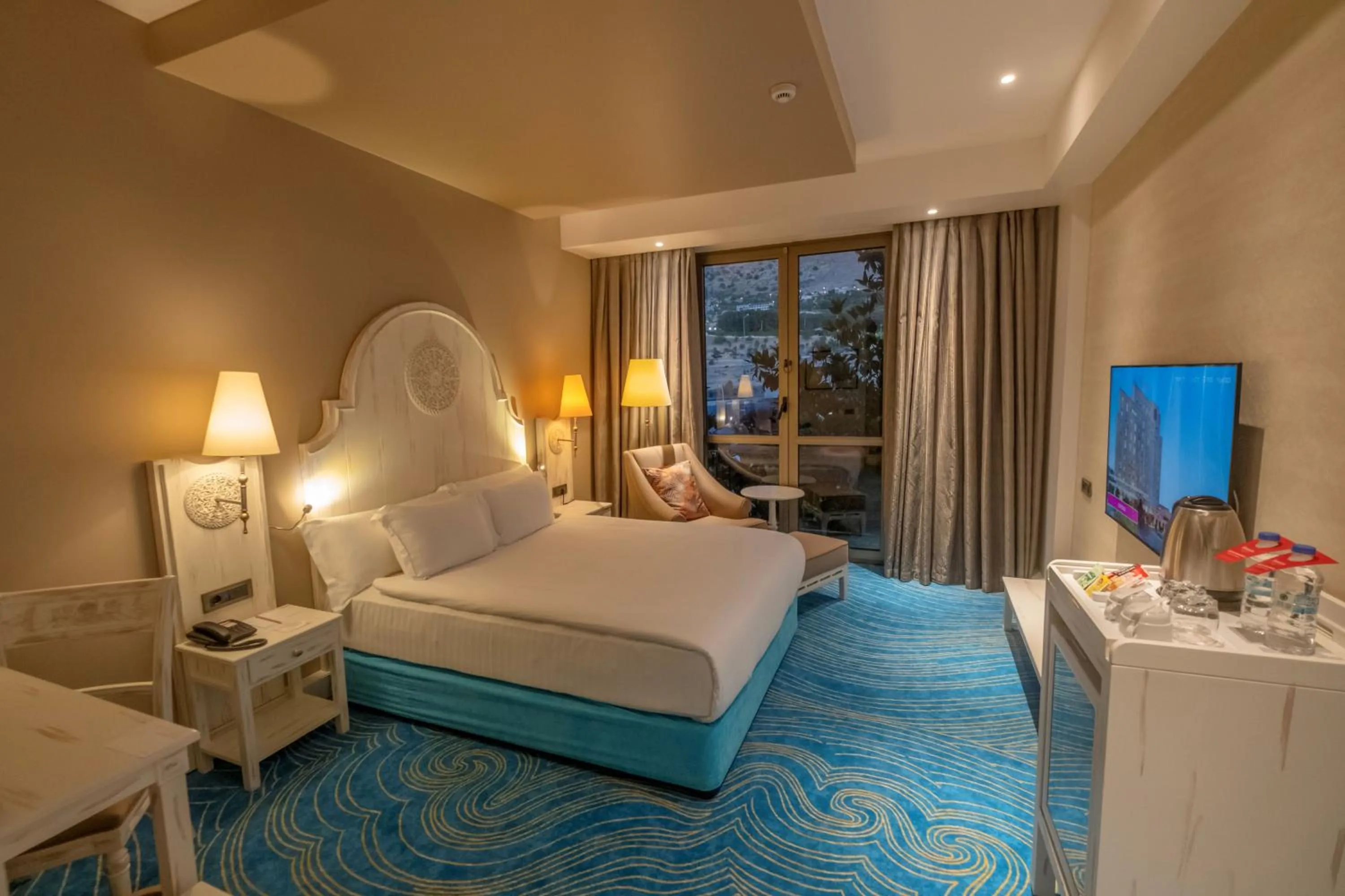 Bedroom, Bed in Ramada Plaza by Wyndham Mardin