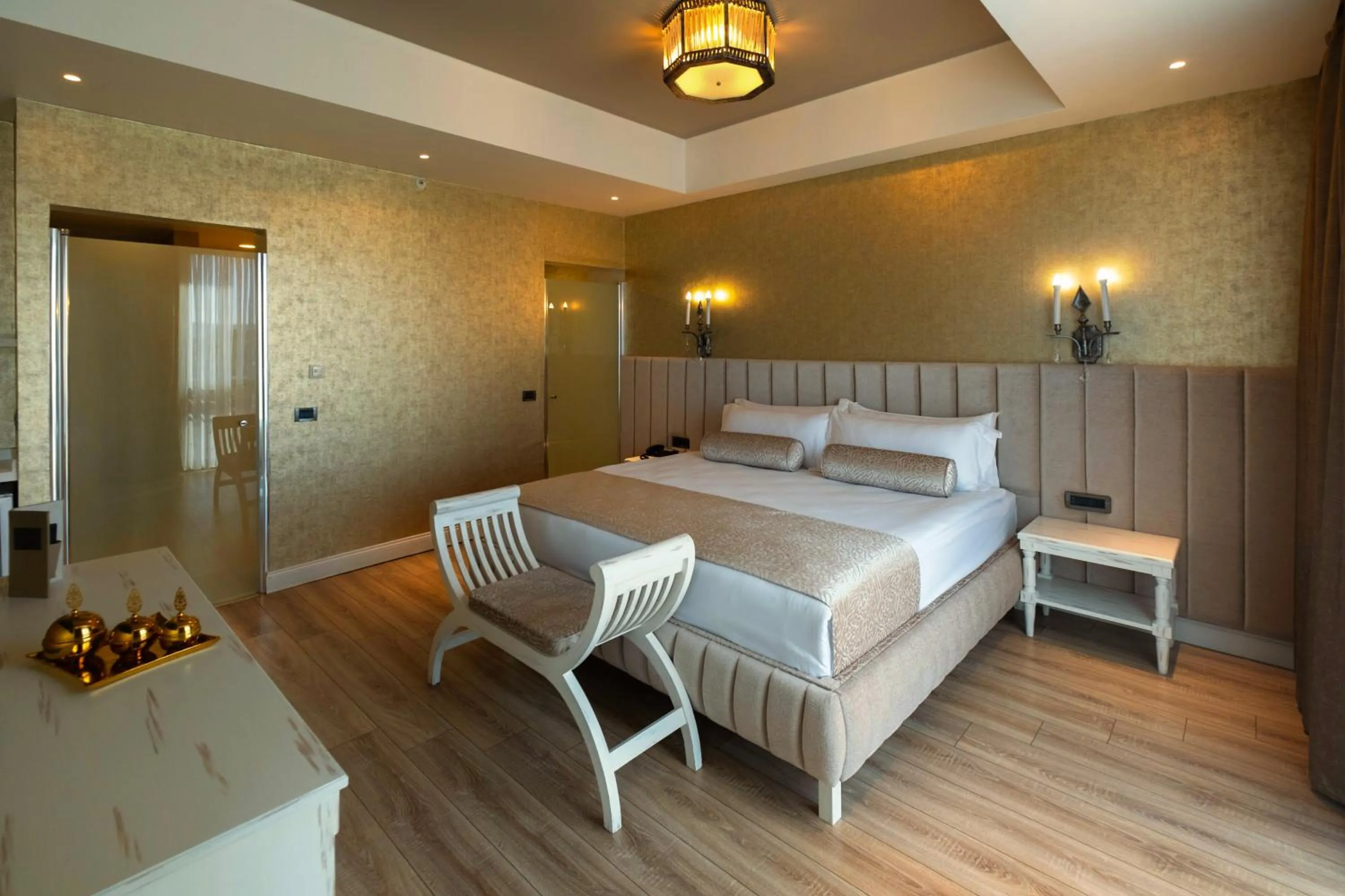 Bedroom, Bed in Ramada Plaza by Wyndham Mardin