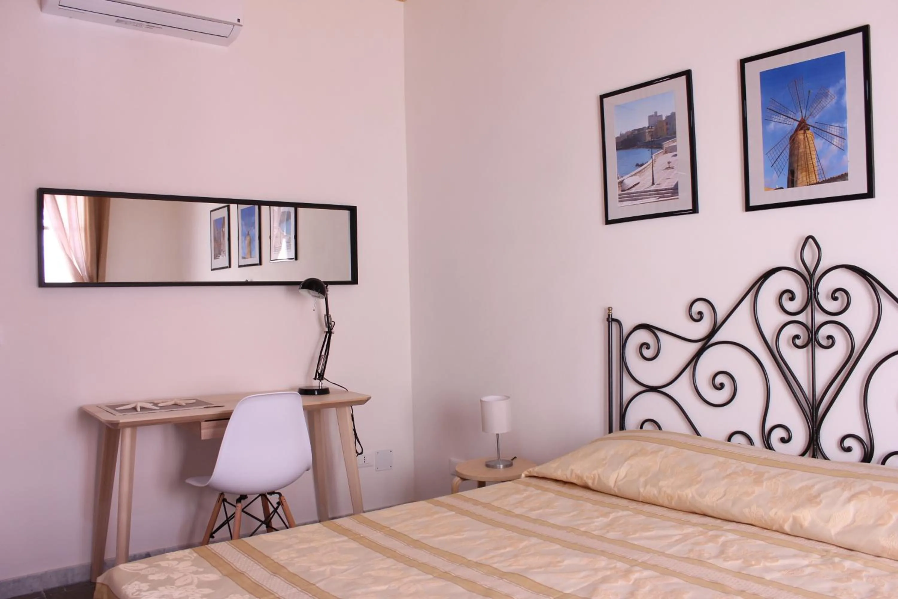 Photo of the whole room, Bed in Apartment Trapani's heart