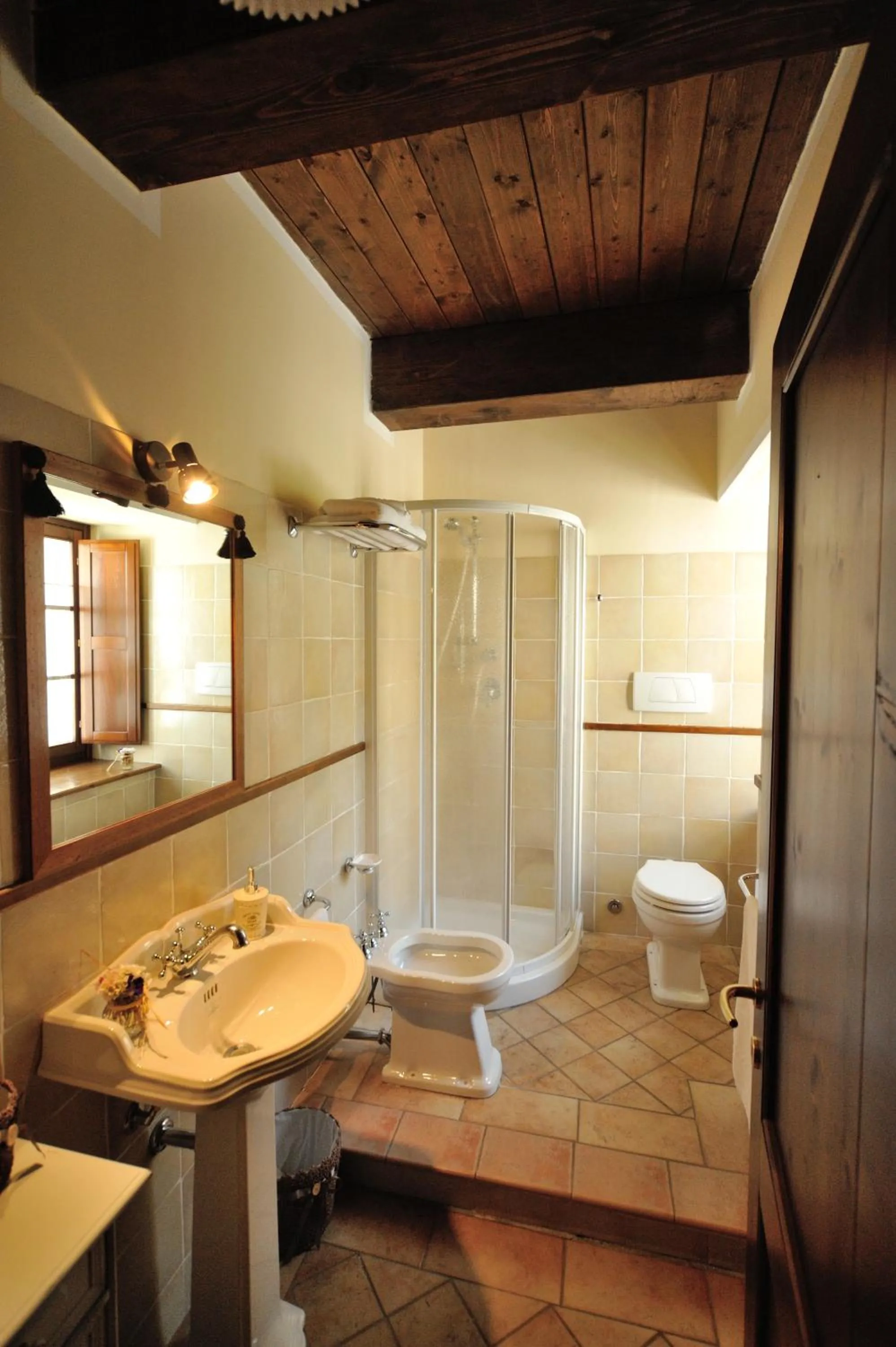 One Bedroom Apartment with Living Room in Country House Federico I