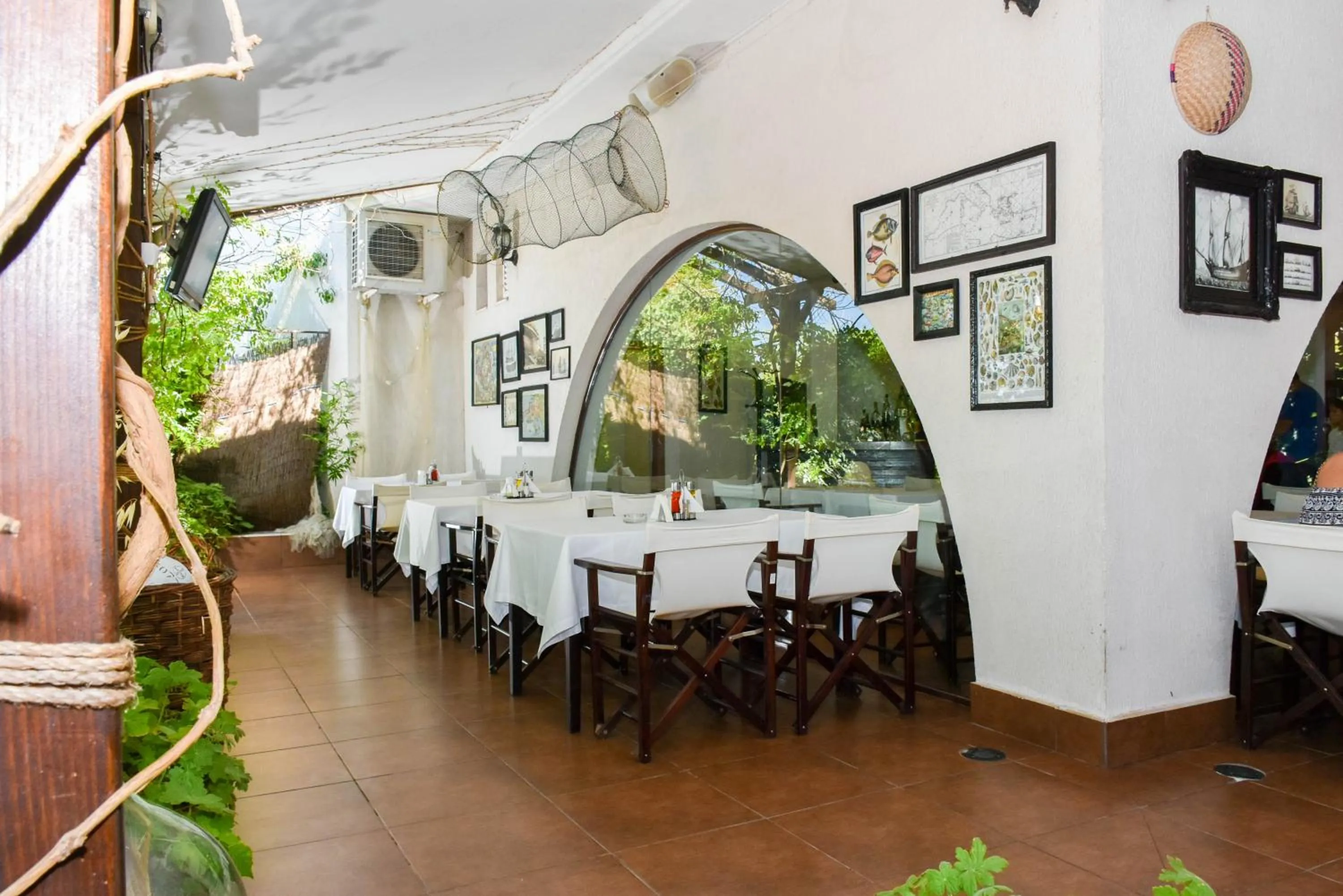 Restaurant/places to eat in Marina Cape Vacation Complex