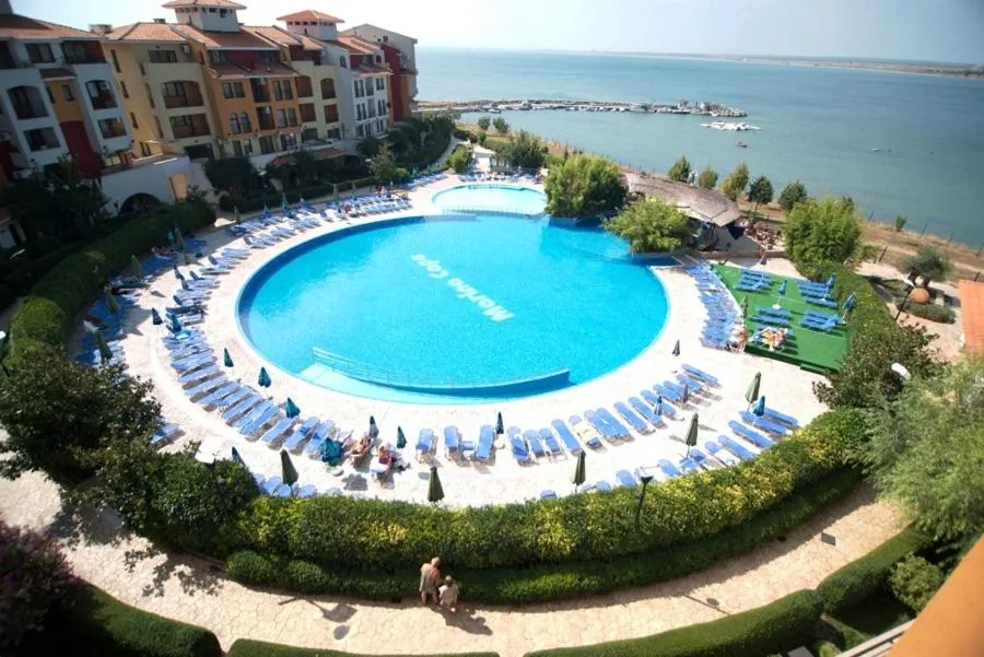 Swimming pool in Marina Cape Vacation Complex
