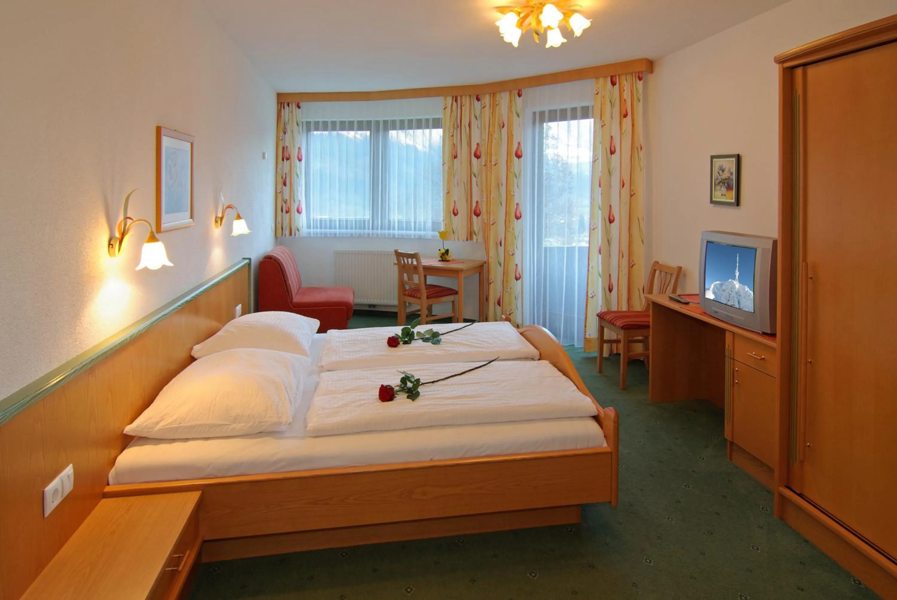 Bedroom, Bed in Hotel Garni Romantik