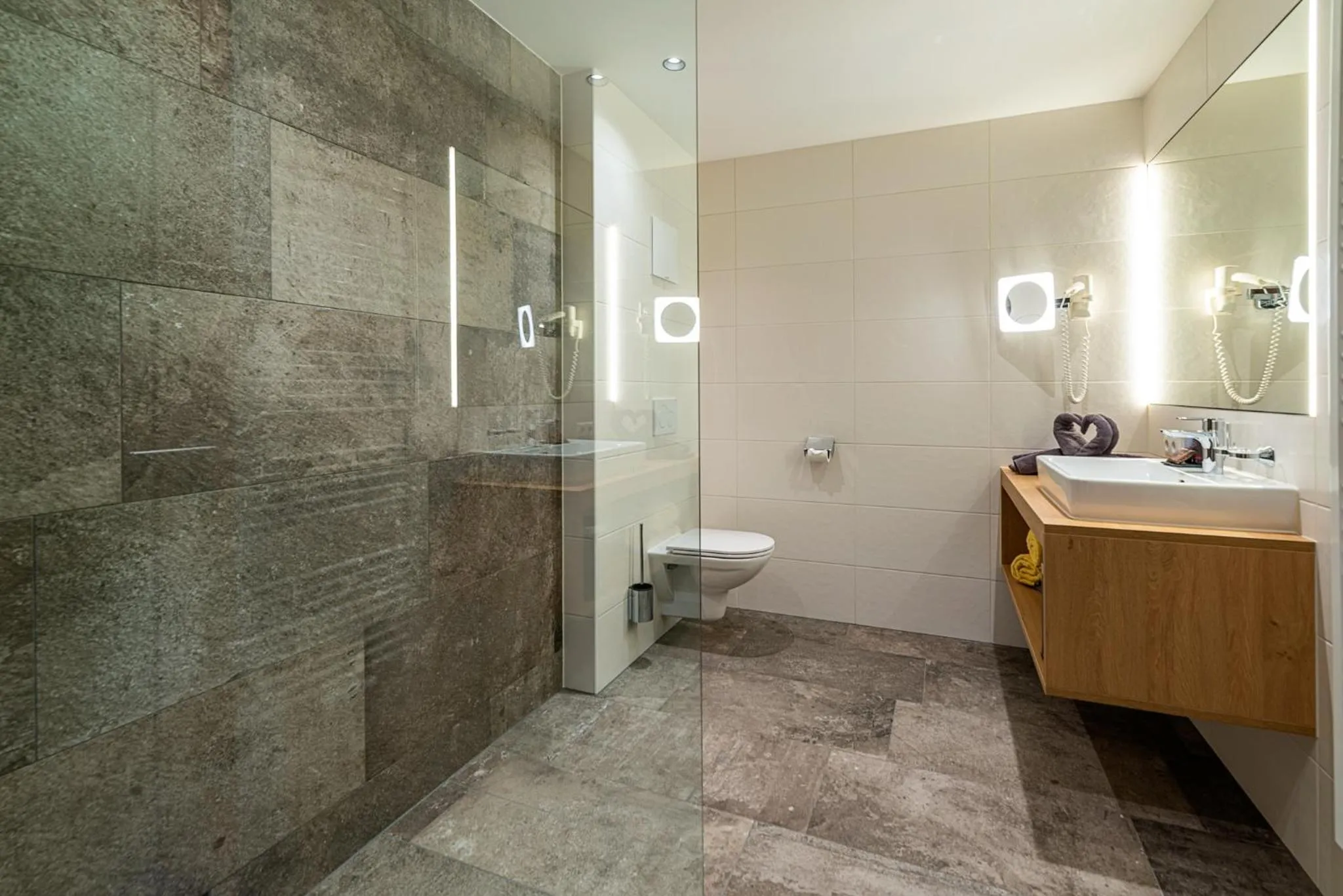 Bathroom in Hotel Garni Romantik