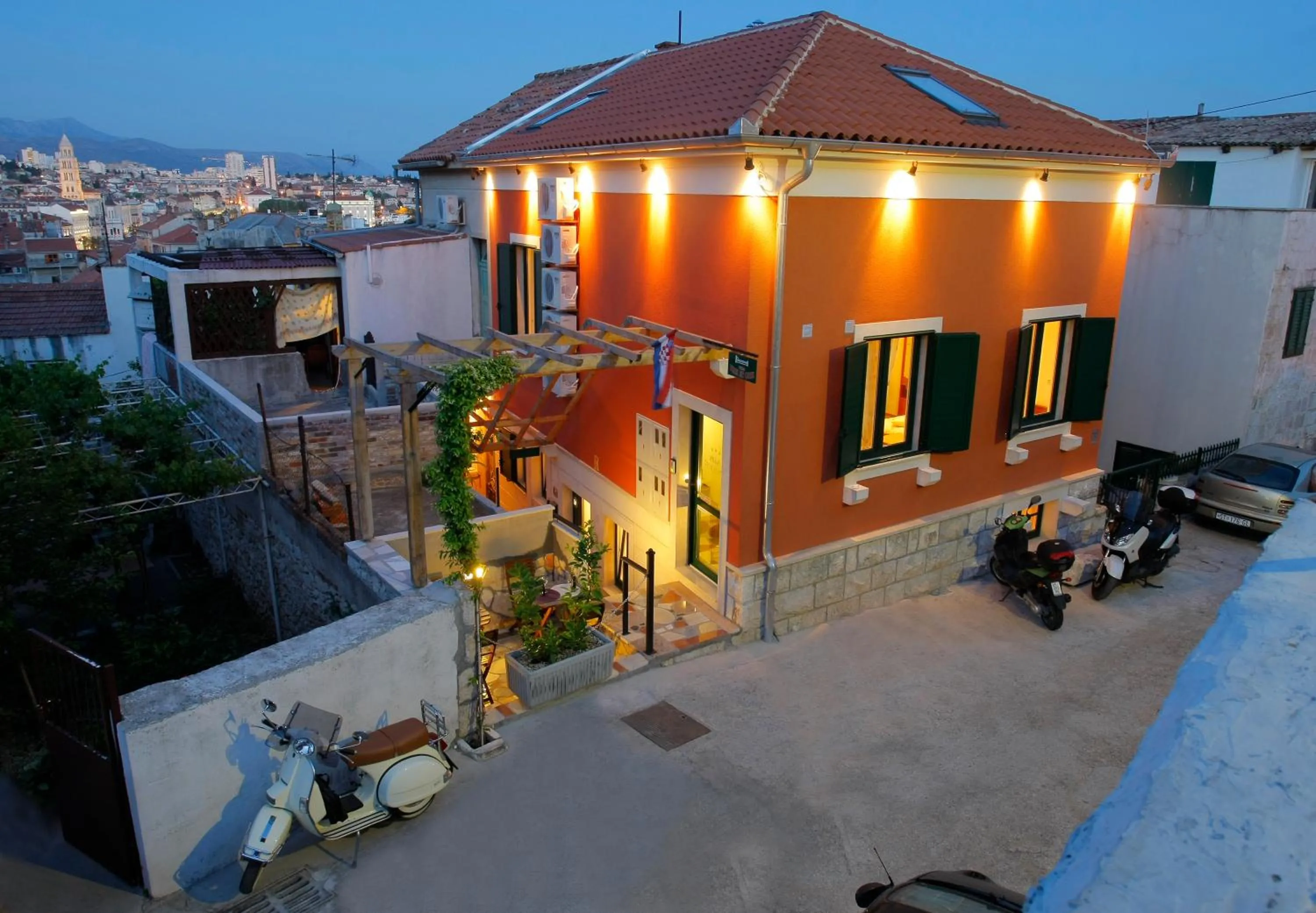Facade/entrance in Villa Urbi et Orbi