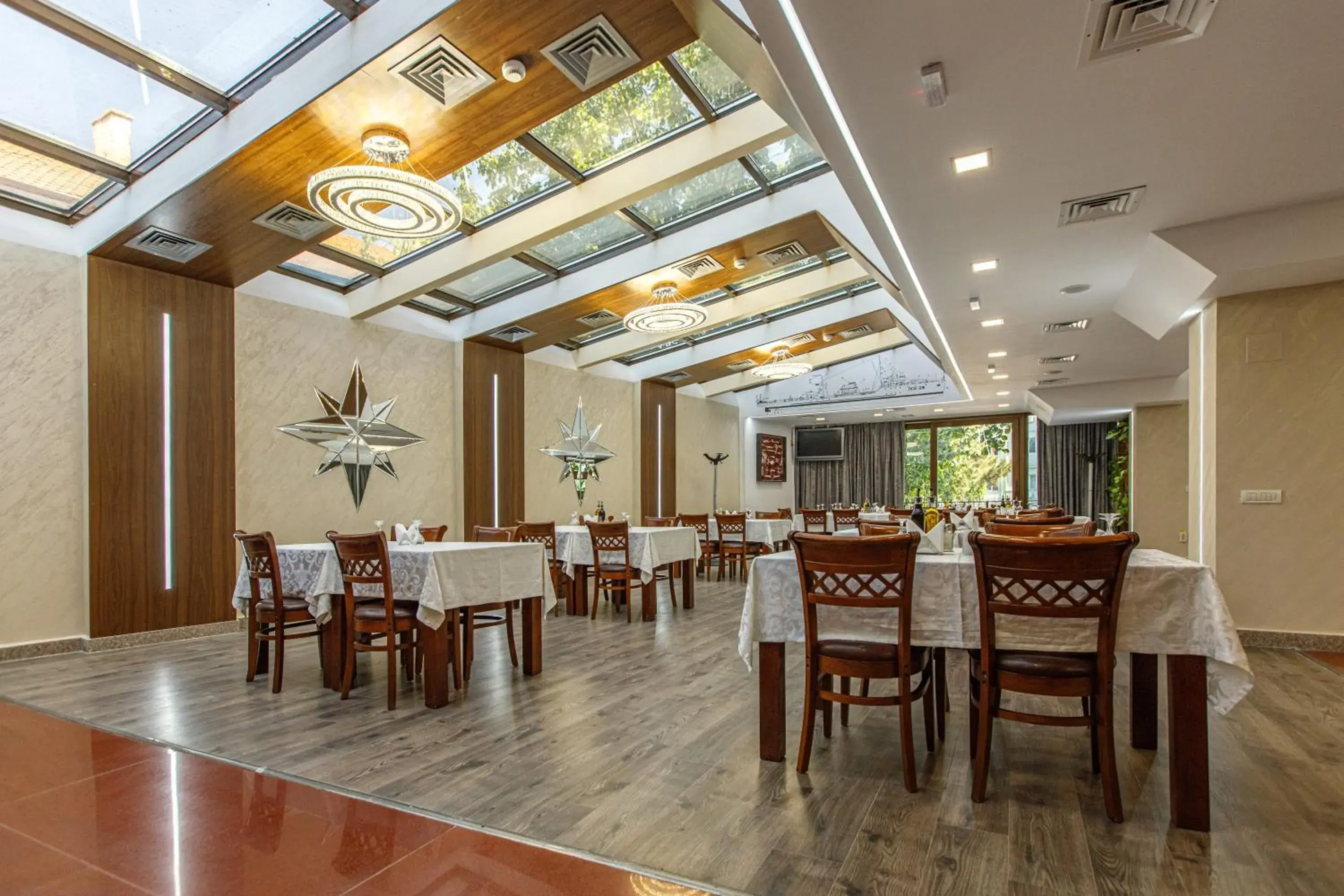 Restaurant/places to eat in Lira Pacific Aparthotel Restaurant/places to eat in Lira Pacific Aparthotel