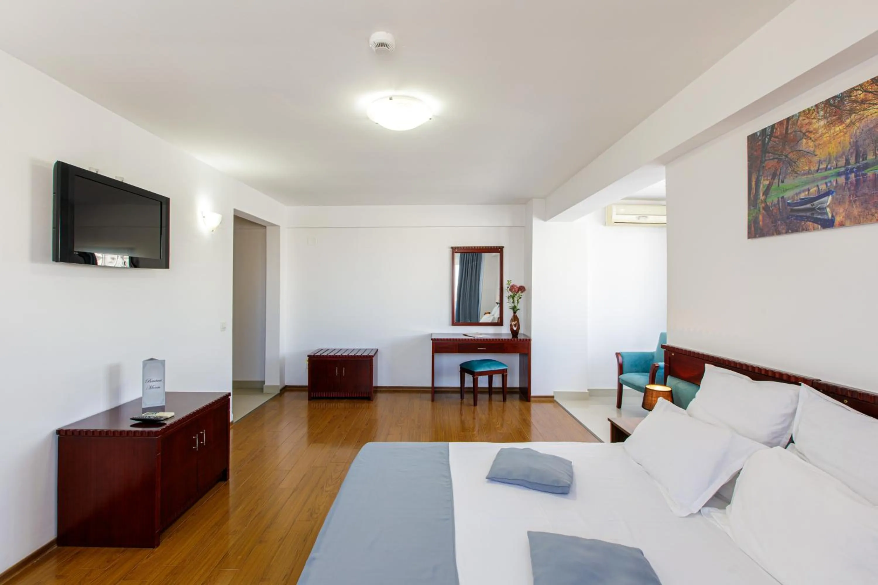 Bedroom, Bed in Lira Pacific Aparthotel