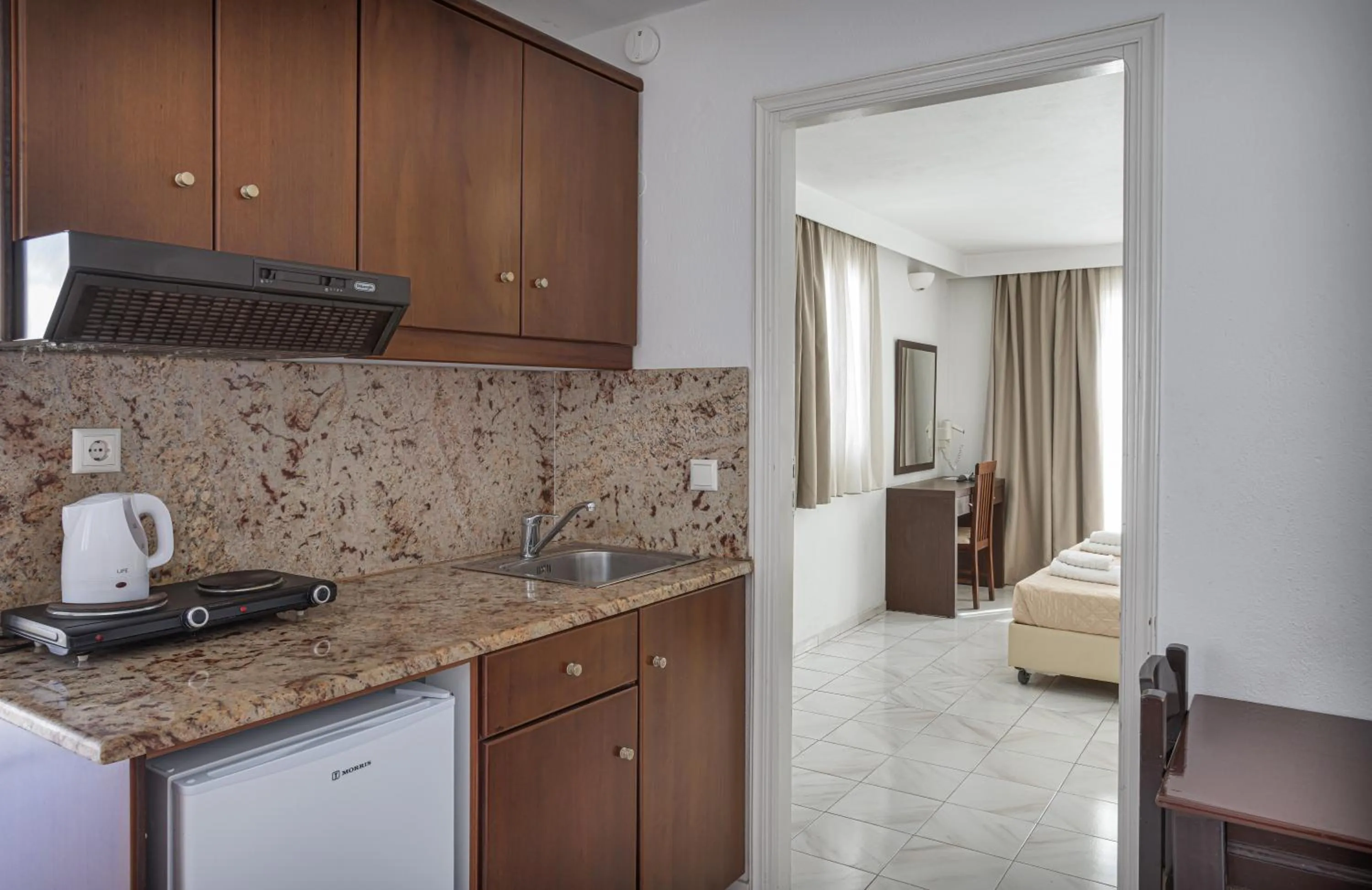 Coffee/tea facilities in Elena Studios & Suites